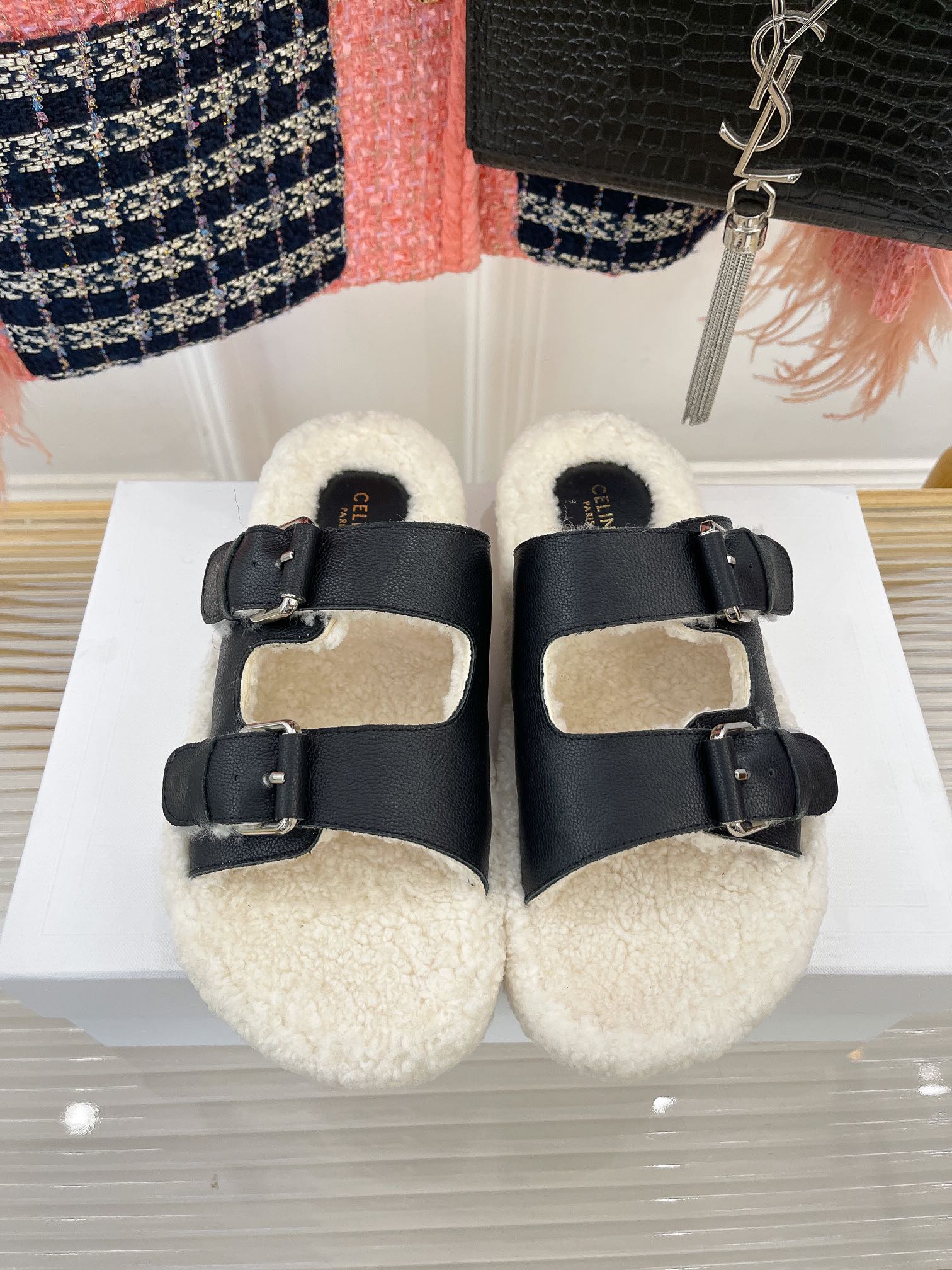 Celine - Новинка сезона осень/зима 2022 - Шерстяные тапочки