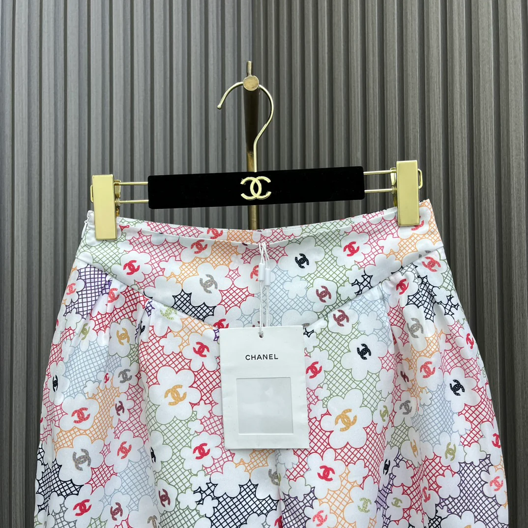 Chanel - 2403-24 Новые модные шорты с принтом