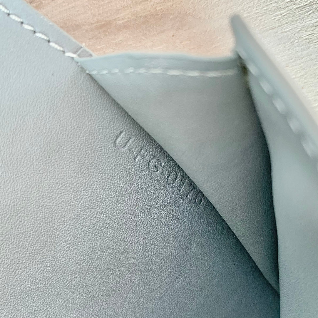 Кошелек Celine Strap из зернистой телячьей кожи - 7