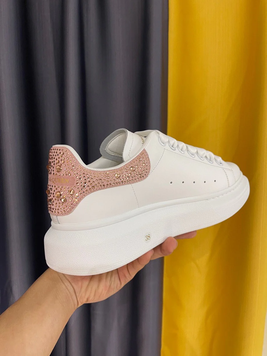 Классические белые кроссовки McQueen - унисекс - каблук с розовыми бриллиантами - премиум-издание