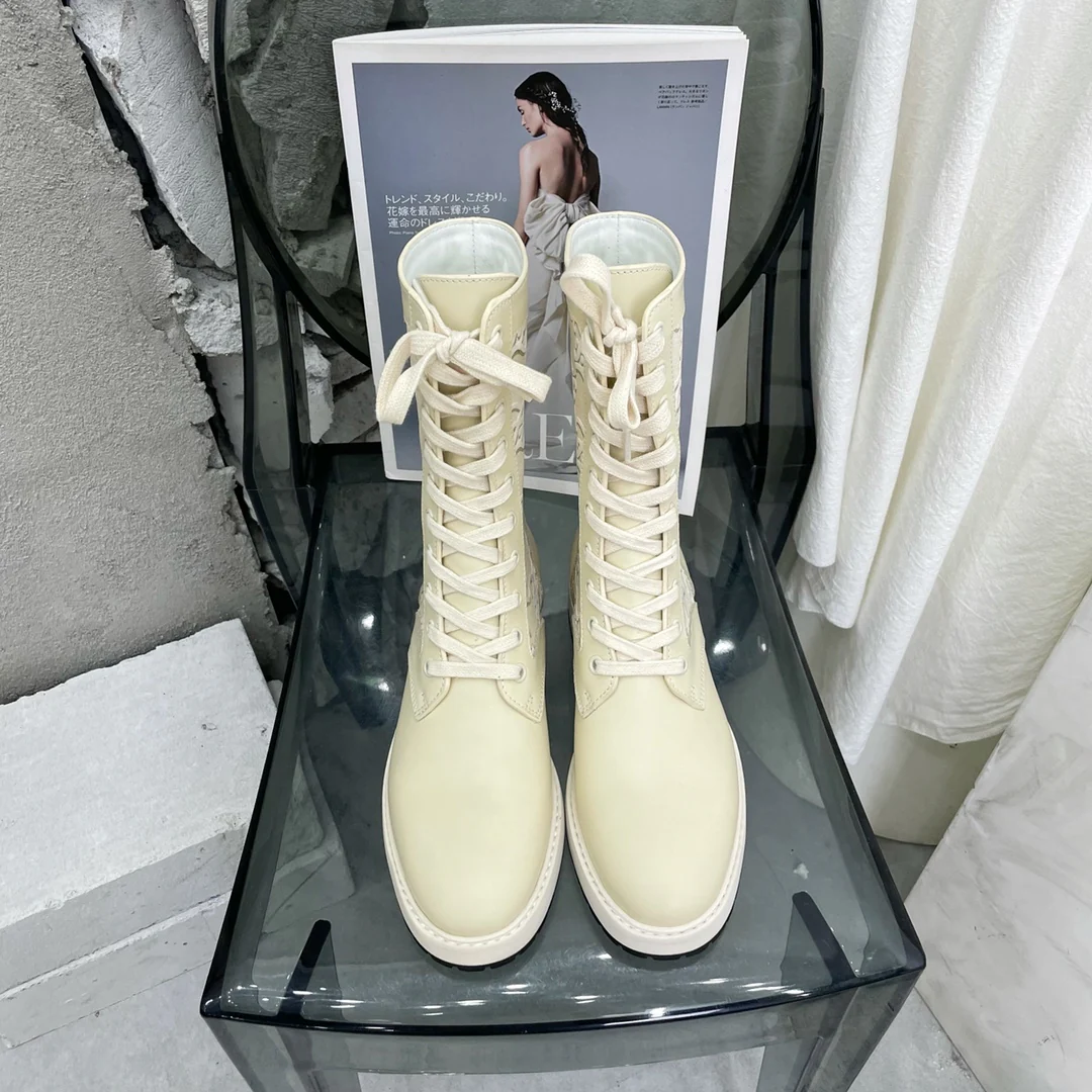 Fendi - Высокие сапоги на шнуровке - Белые