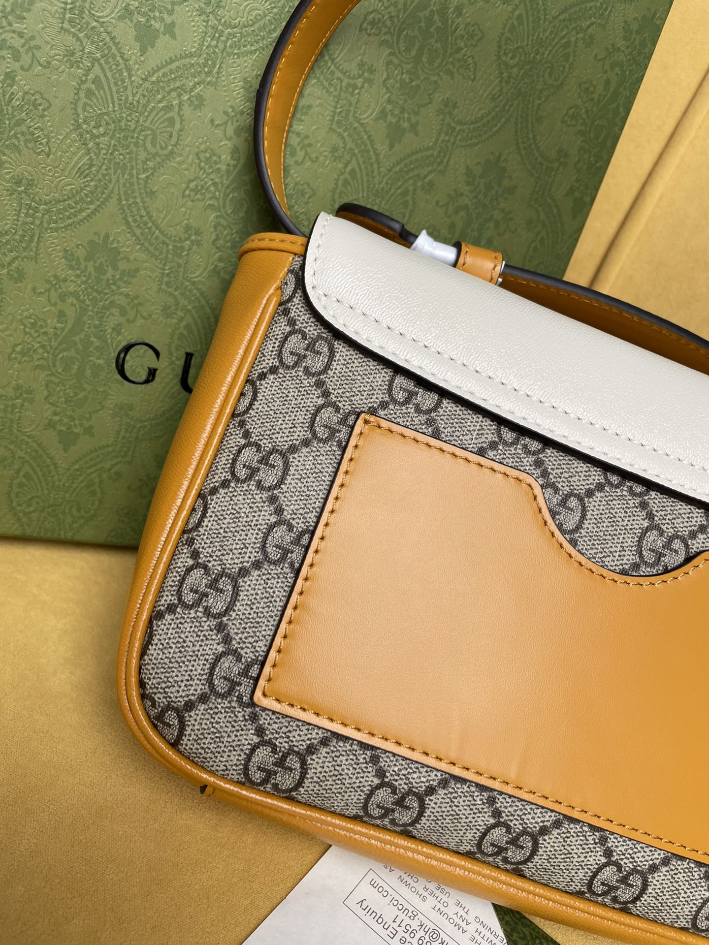 Сумка-мессенджер Gucci Lock