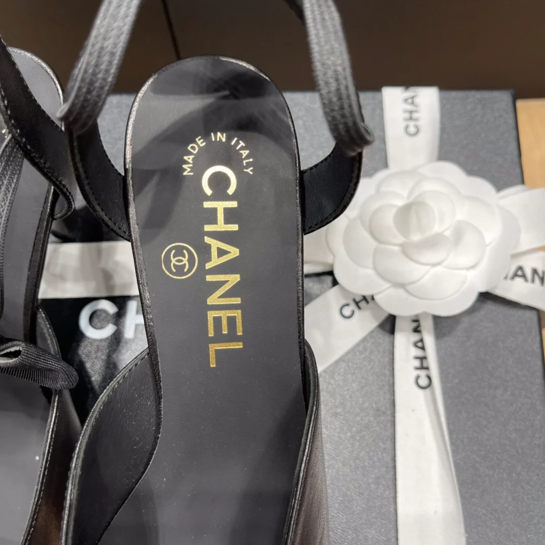 Chanel - Черные туфли на закрытом каблуке