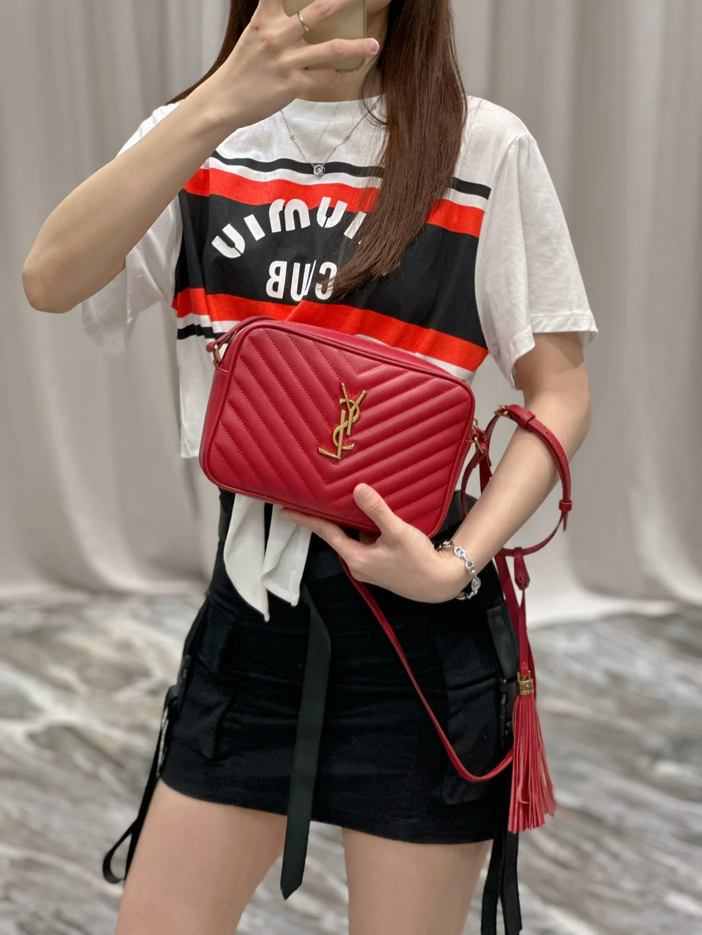 YSL - Новая версия сумки для фотоаппарата Lou - Красная