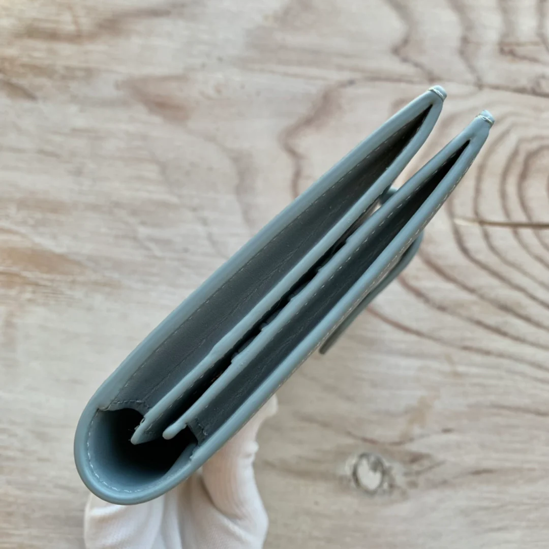 Длинный кошелек Celine - Кошелек с ремешком из крупнозернистой телячьей кожи - 10