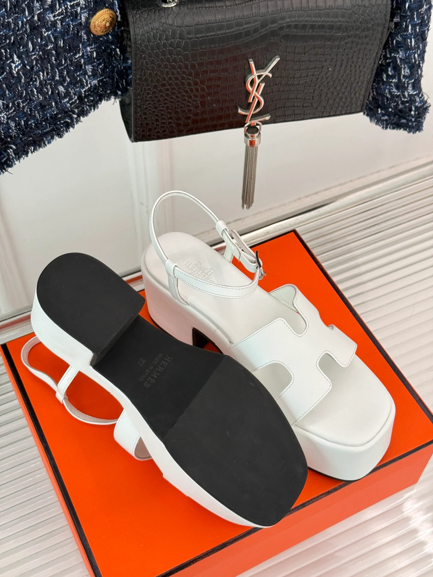 Босоножки на платформе Hermes 2024 на высоком каблуке - белые