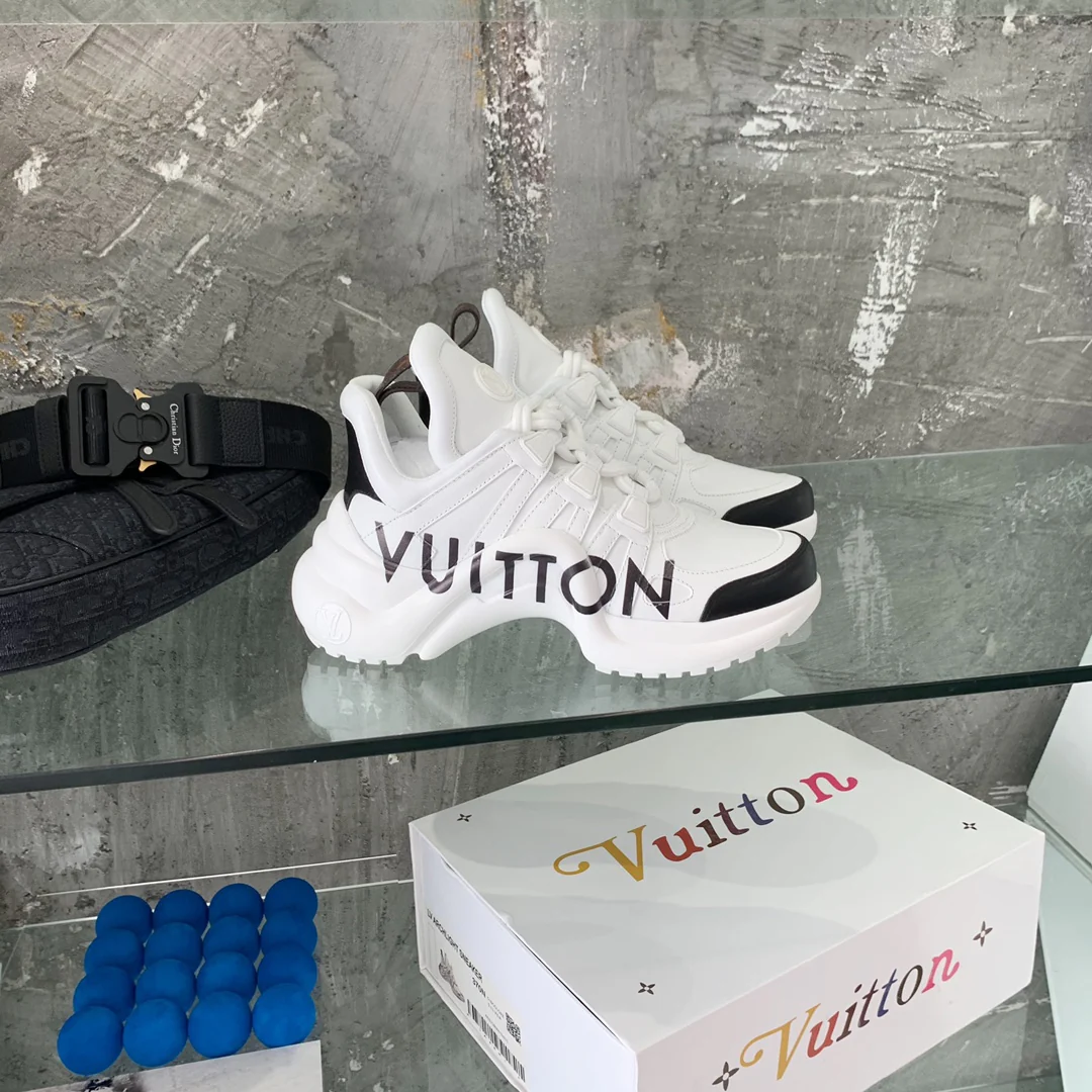 Обувь LV - Массивные кроссовки LV - 23