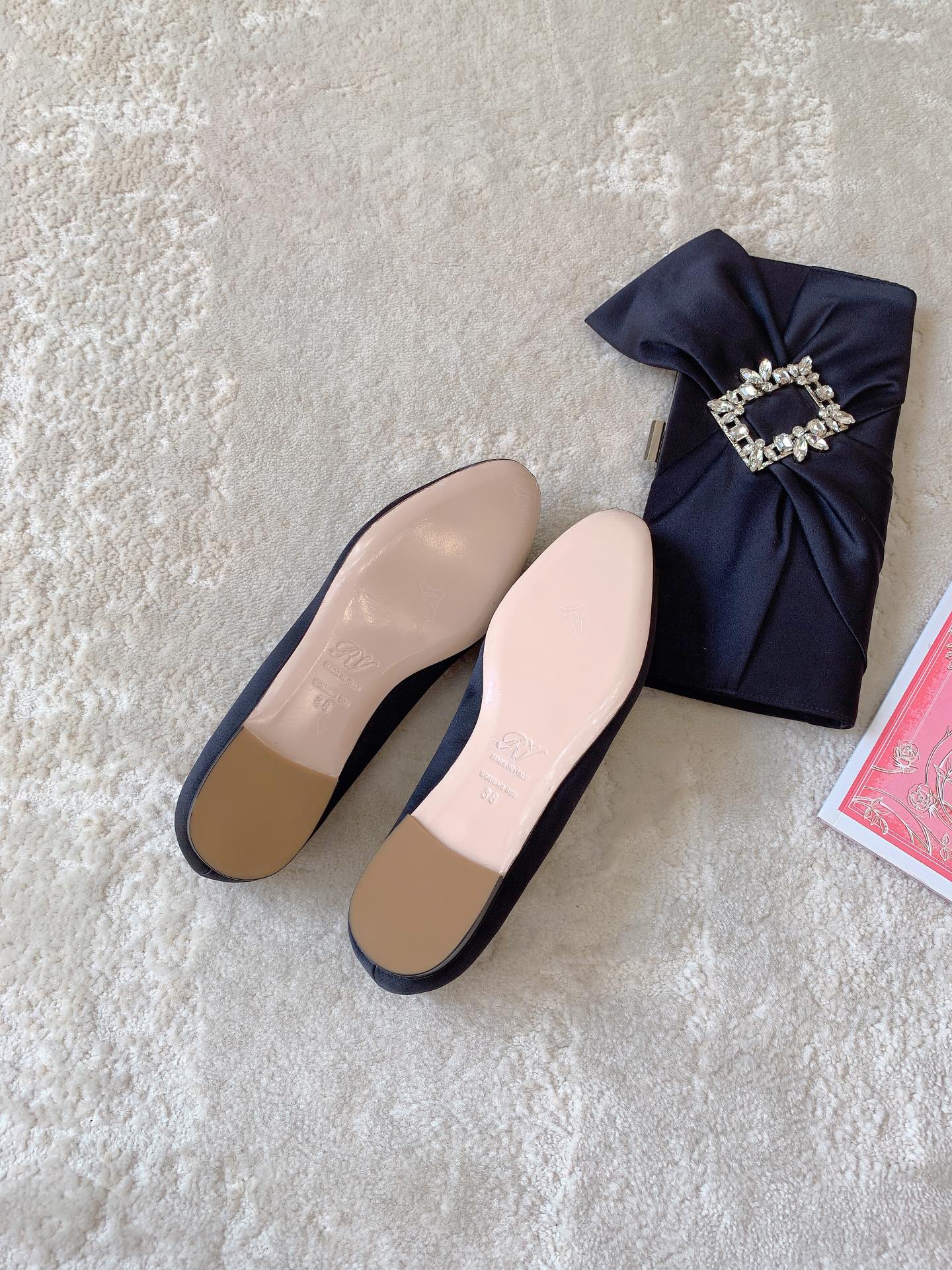 Обувь RV Shoes - Новинка весны/лета 2023 - Балетки с пряжкой из жемчуга и страз - Черные