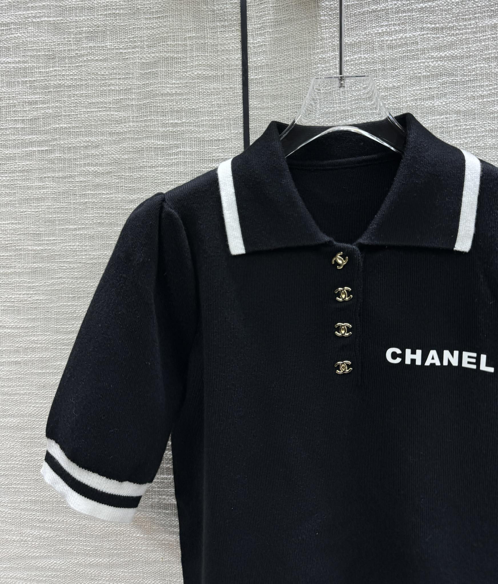 Вязаная футболка Chanel 2403 с коротким рукавом и воротником-поло - черная