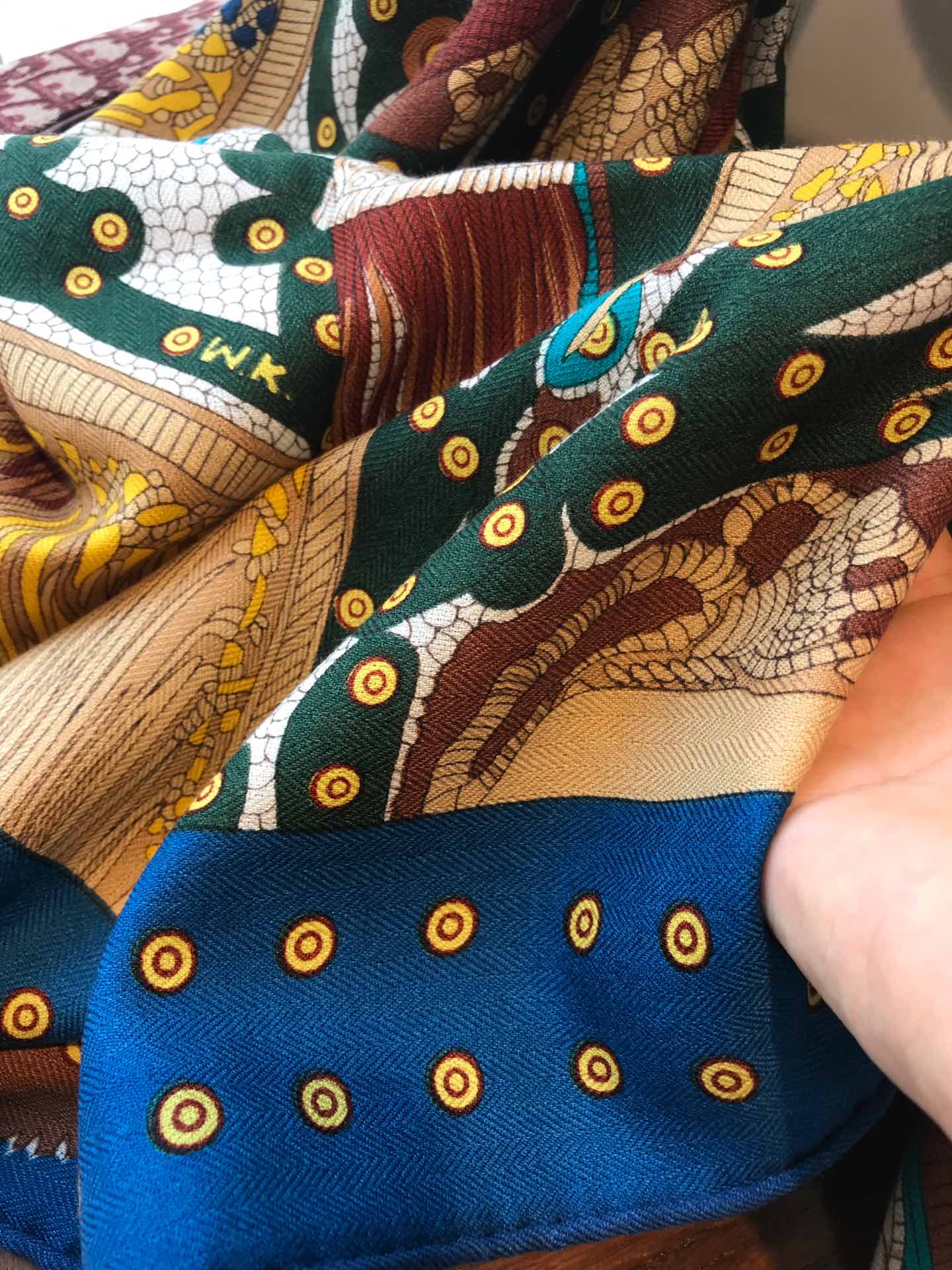 Квадратный шарф Hermes из высококачественного шелка и кашемира 140 пробы.