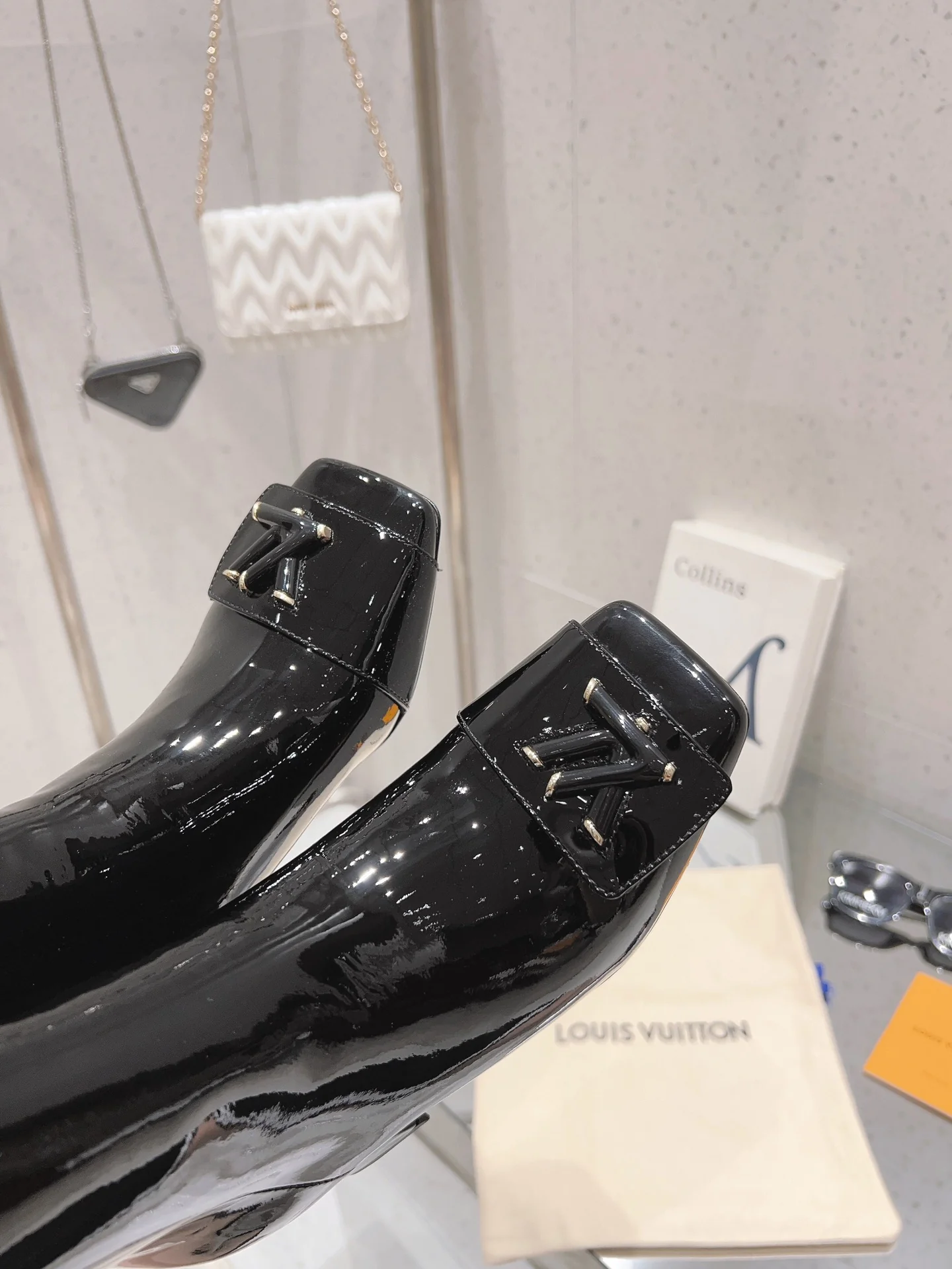 LV-2024 - Сапоги на высоком каблуке - Черные