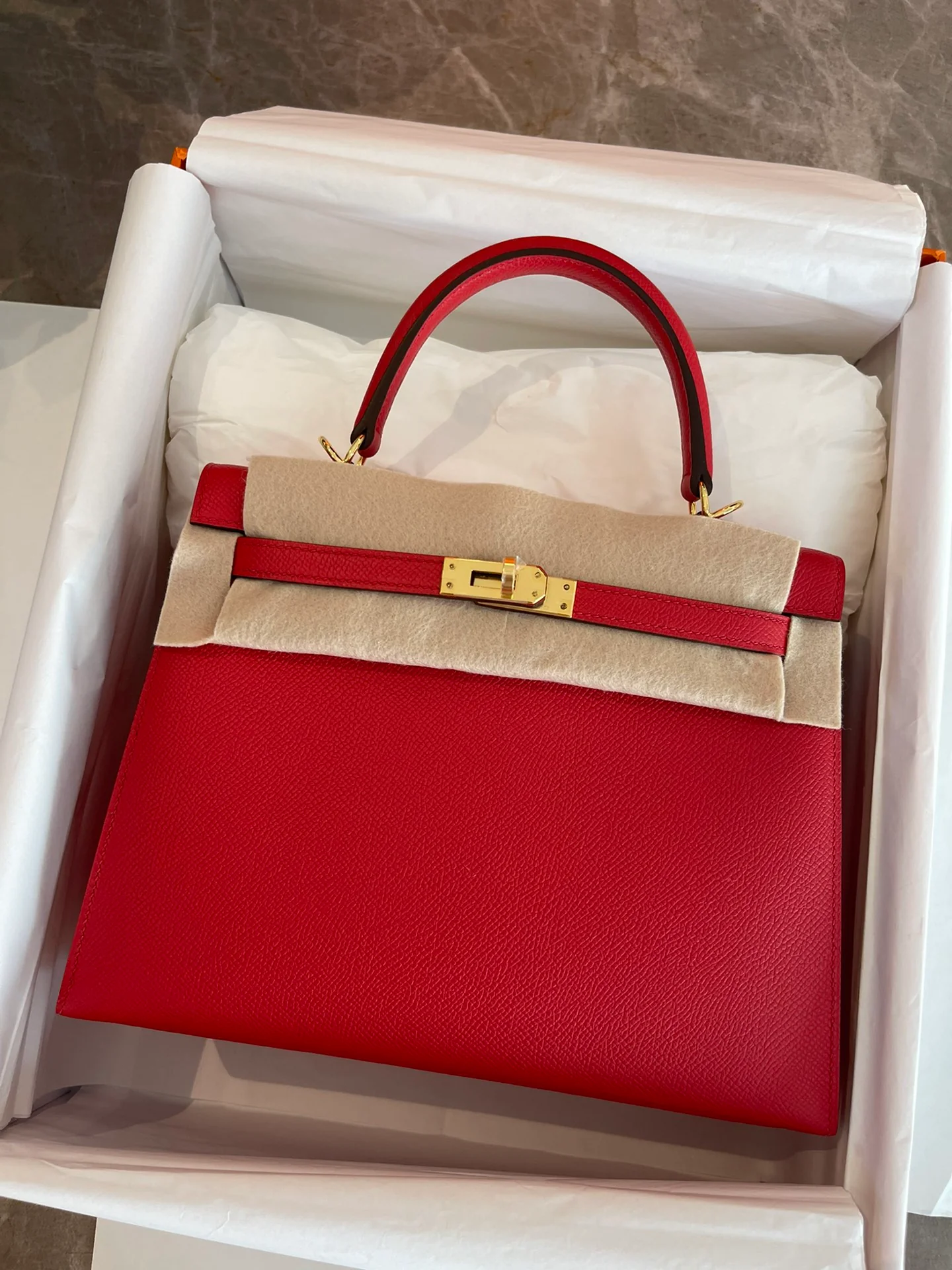 Пряжка Hermes Kelly 25 Epsom Flag Red Gold Buckle