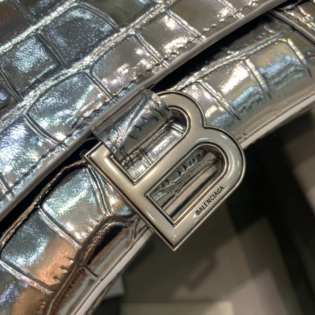Сумка Balenciaga ?Песочные часы? — серебристая с крокодиловым рисунком