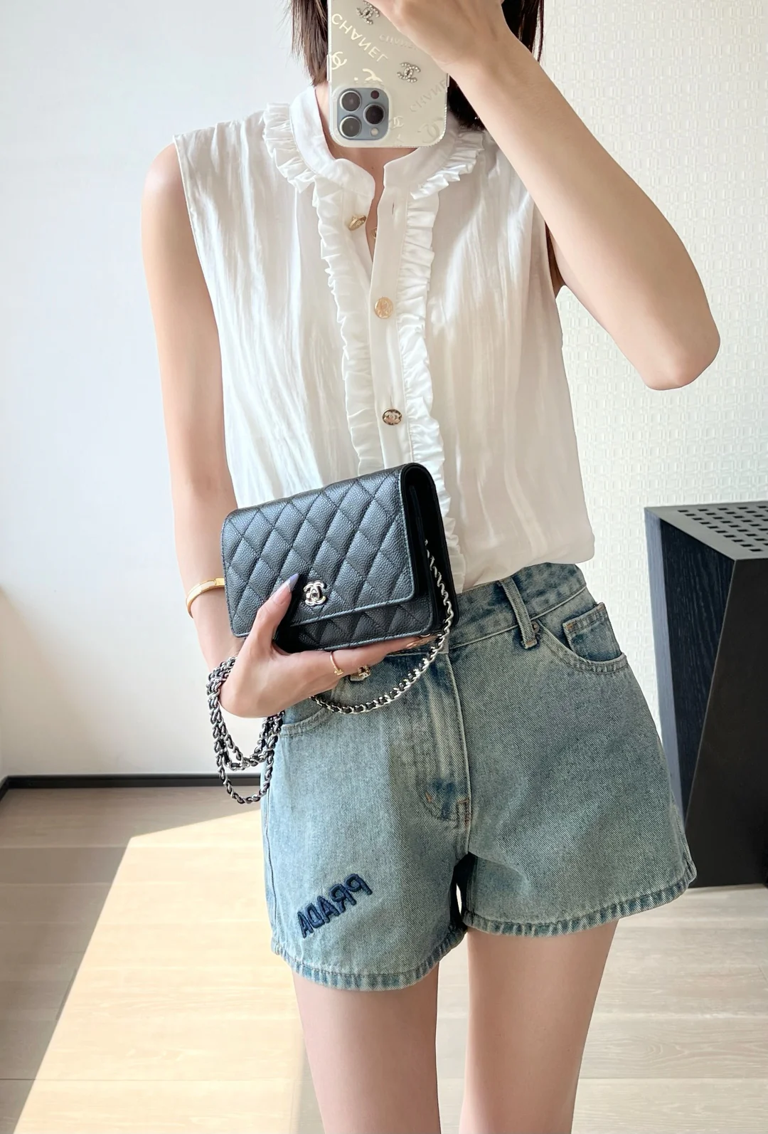 Chanel WOC Черное золото