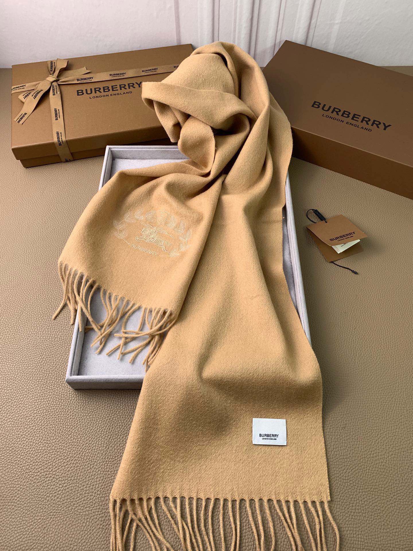 Шарф Burberry из овечьей шерсти с водным узором - абрикосовый