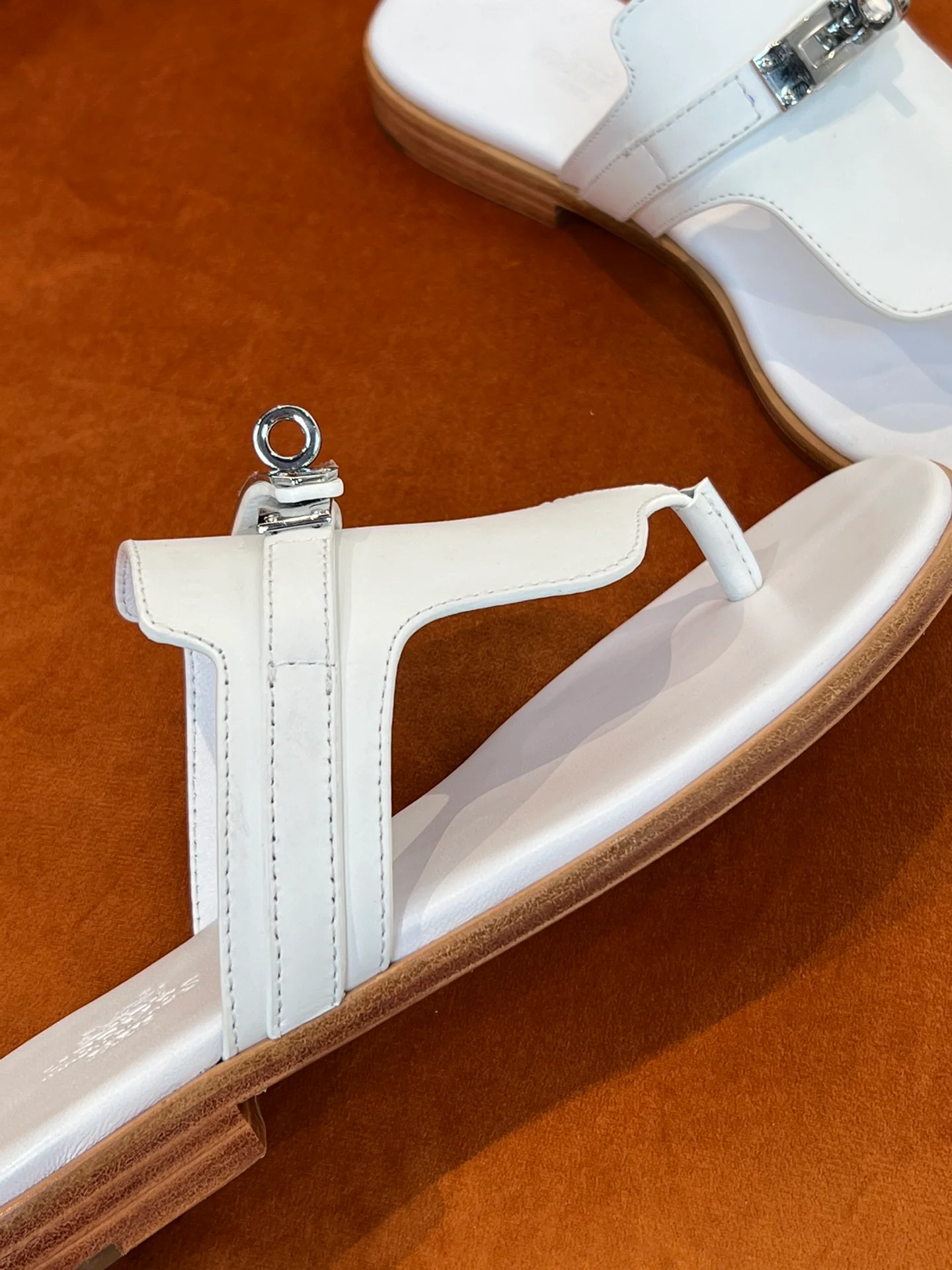 Весенне-летний гардероб Hermes: шлепанцы/сандалии Kelly