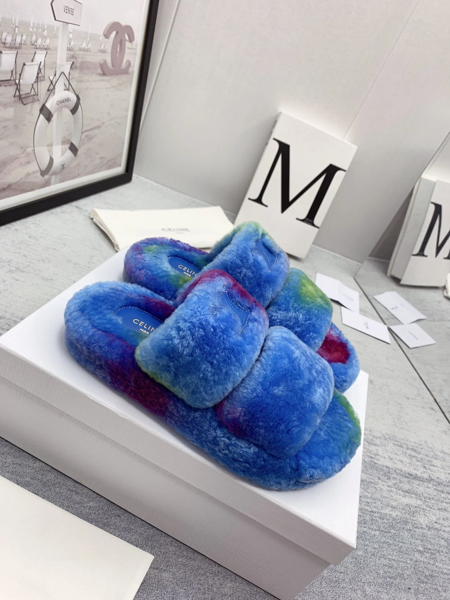 Новые меховые тапочки Celine 2022 года - Размеры 35-40-41 (изготовлены на заказ) - 2 шт.