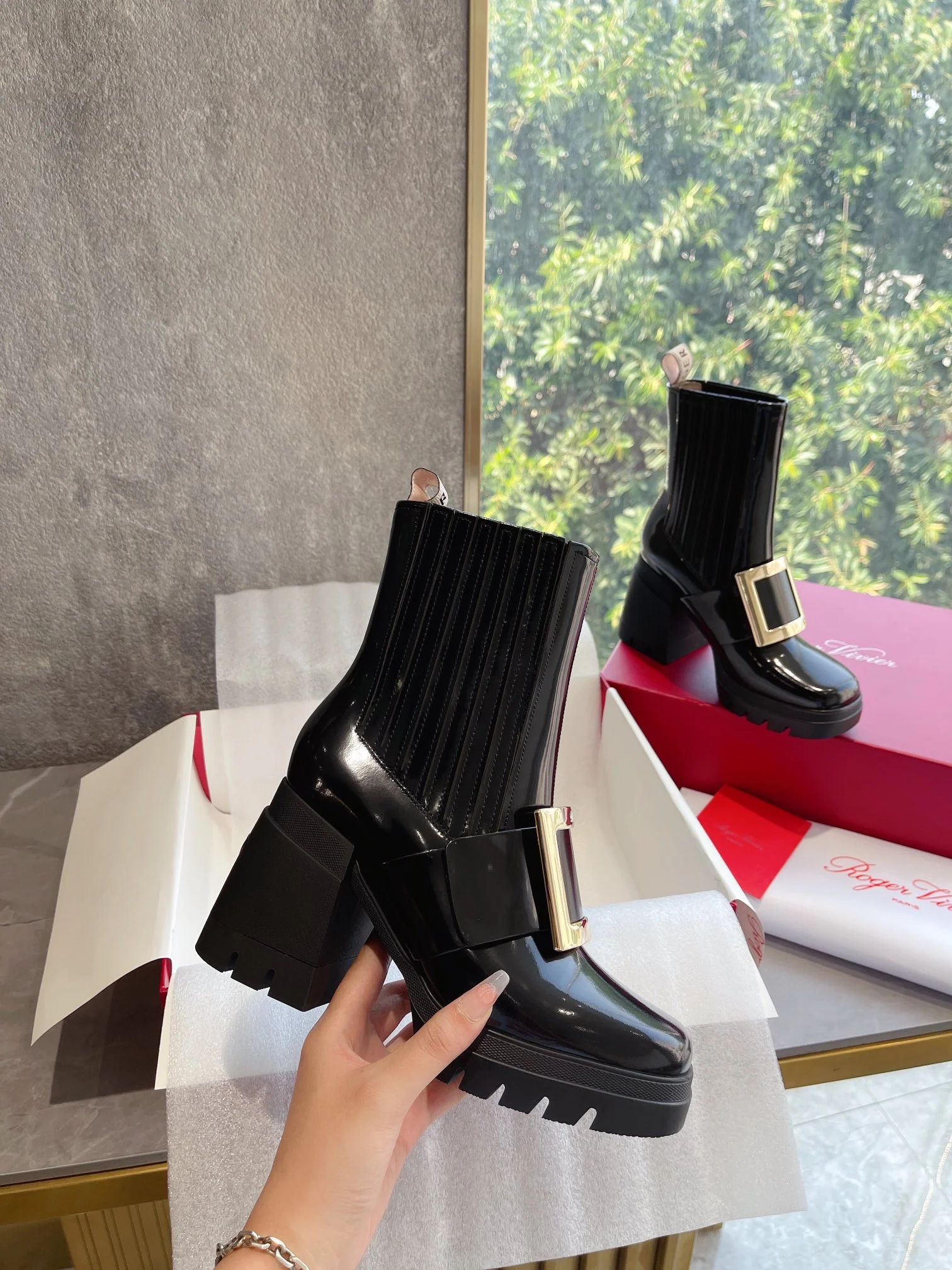 Новинка осенне-зимней коллекции RV-2022 - Ботильоны на массивном каблуке.