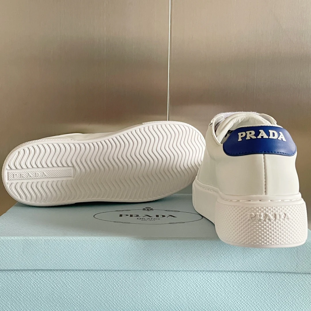 Новые поступления Prada ранней весной 2022 года - Повседневные туфли на платформе - 3