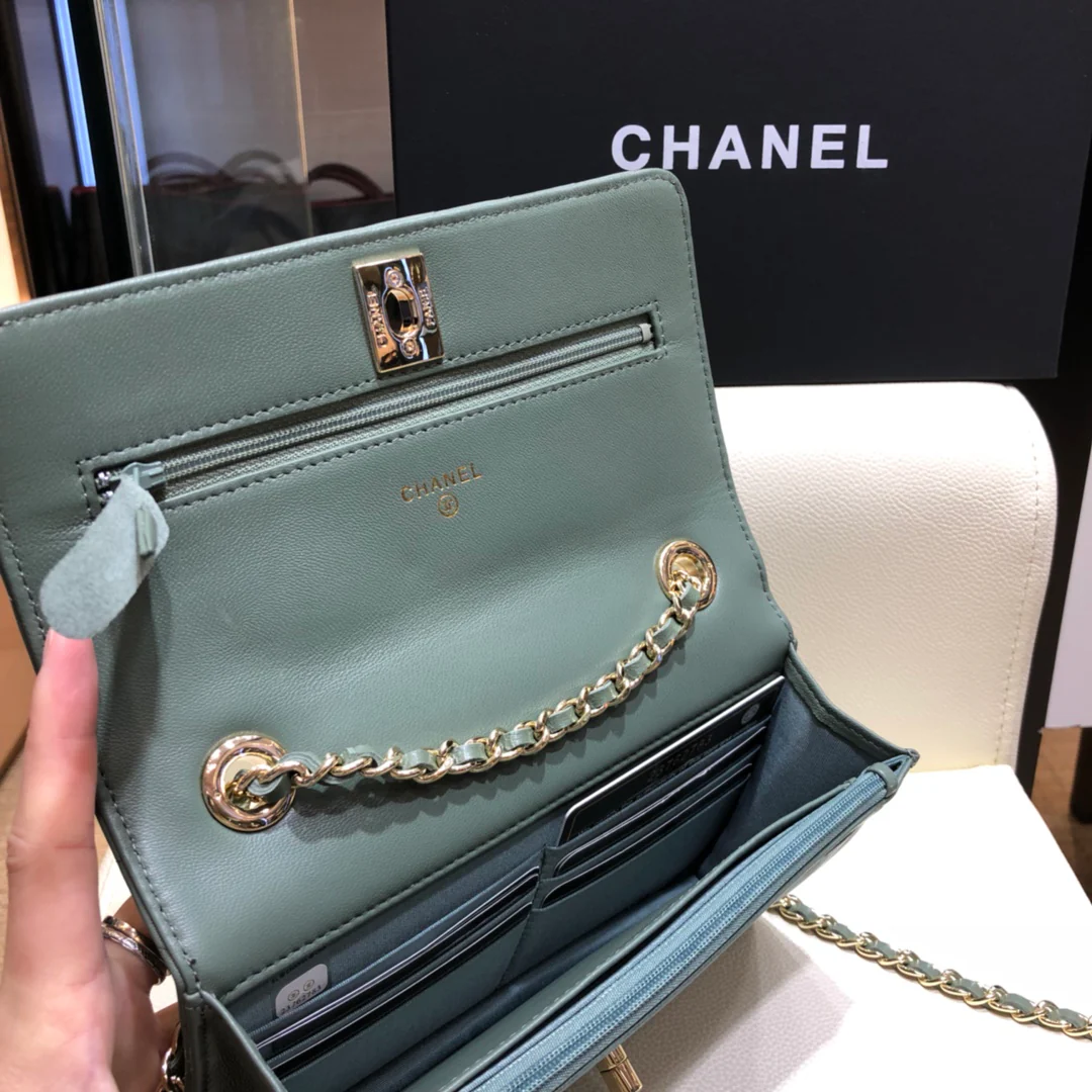 Chanel-trendy-cc-woc-19cm-3