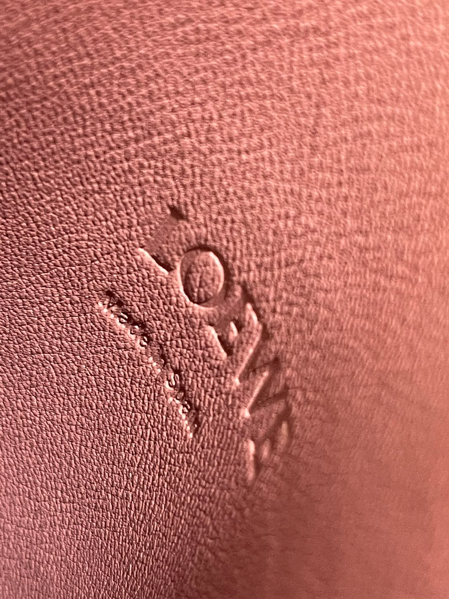 Чехол для телефона Loewe Dice Pocket series - розовый