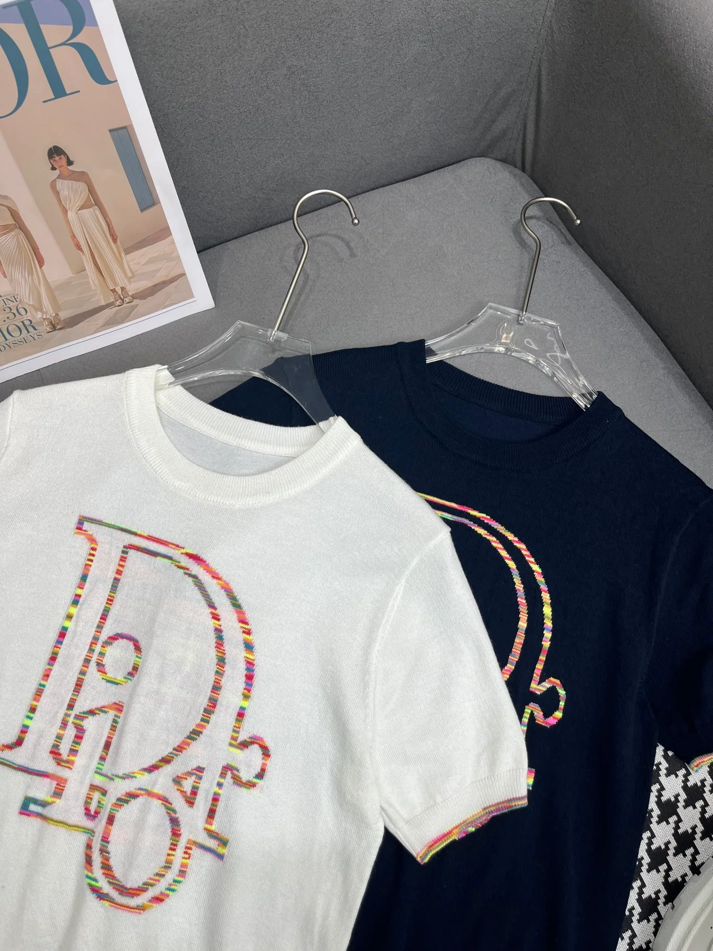 Новый свитер Dior 2403-24ss с круглым вырезом, весна/лето, белый.