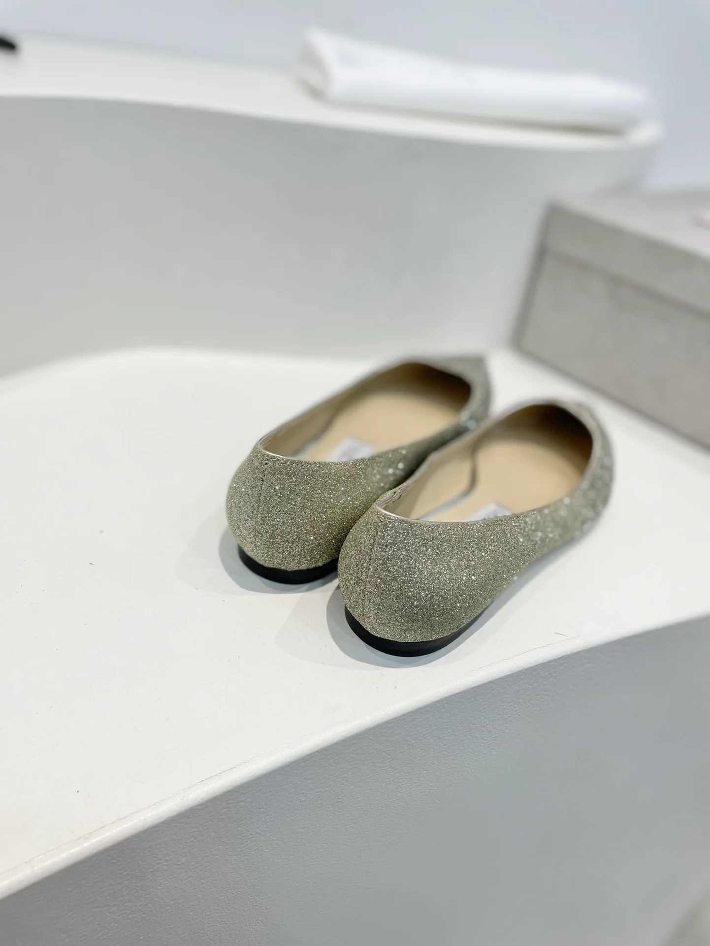 Туфли-лодочки Jimmy с острым носком на шпильке - серебристо-золотые