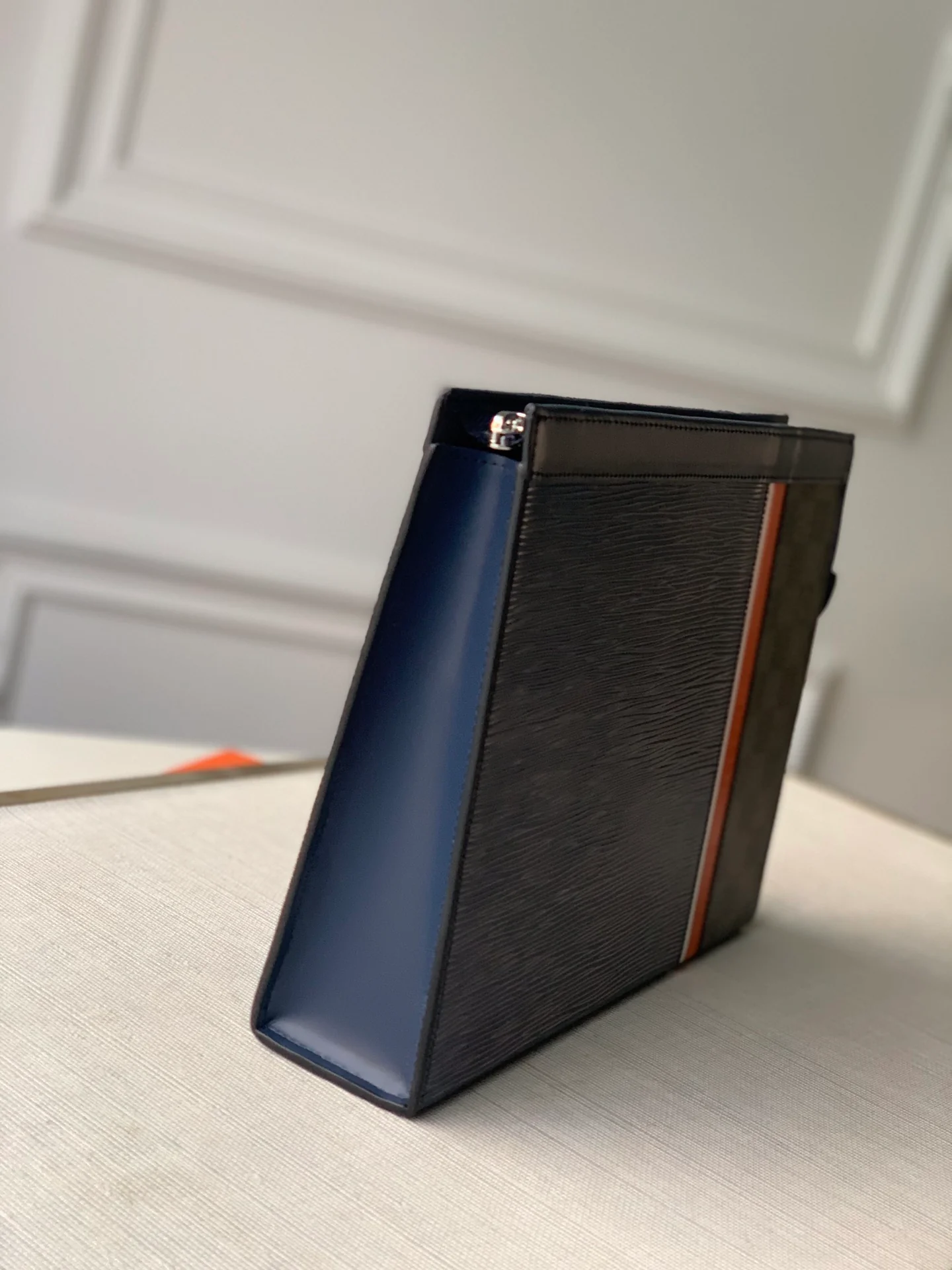 lv-m56828-pochette-voyage-средний клатч