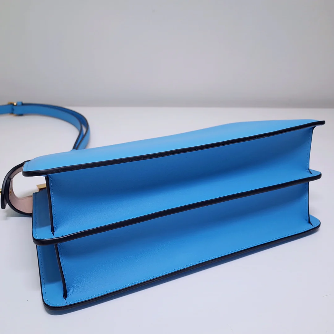 Маленькая синяя кожаная сумочка Fendi Peekaboo i-seey