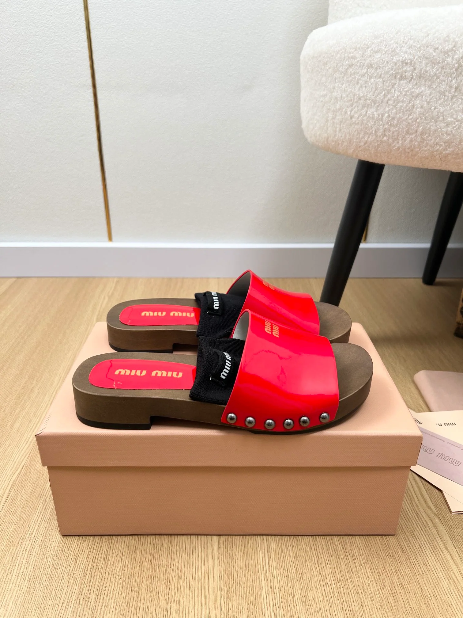 Деревянные тапочки Miu Miu 2024 - cj-6nk4