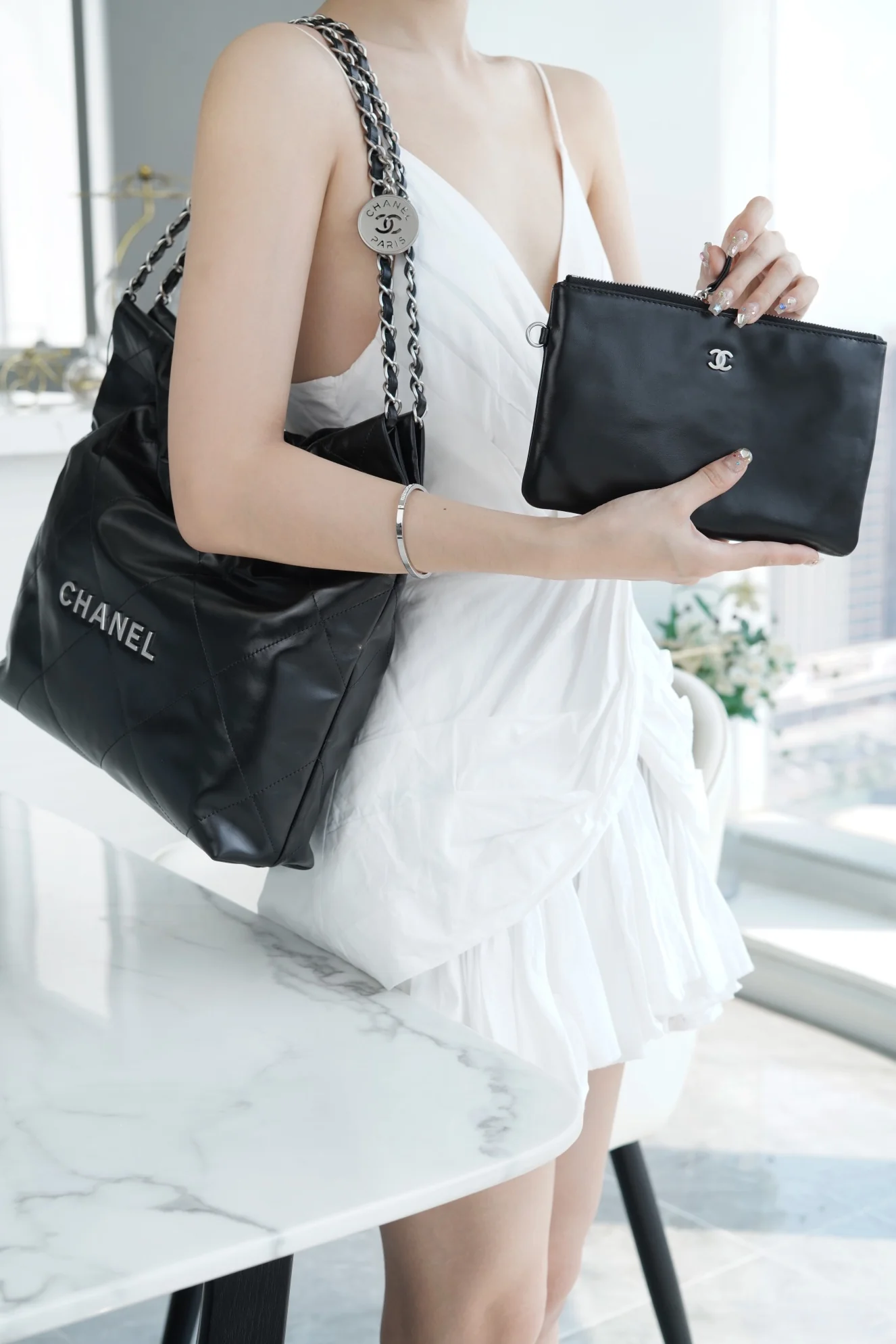 Сумка Chanel 22p 22bag, маленькая, черная, с серебряной пряжкой - 1 шт.