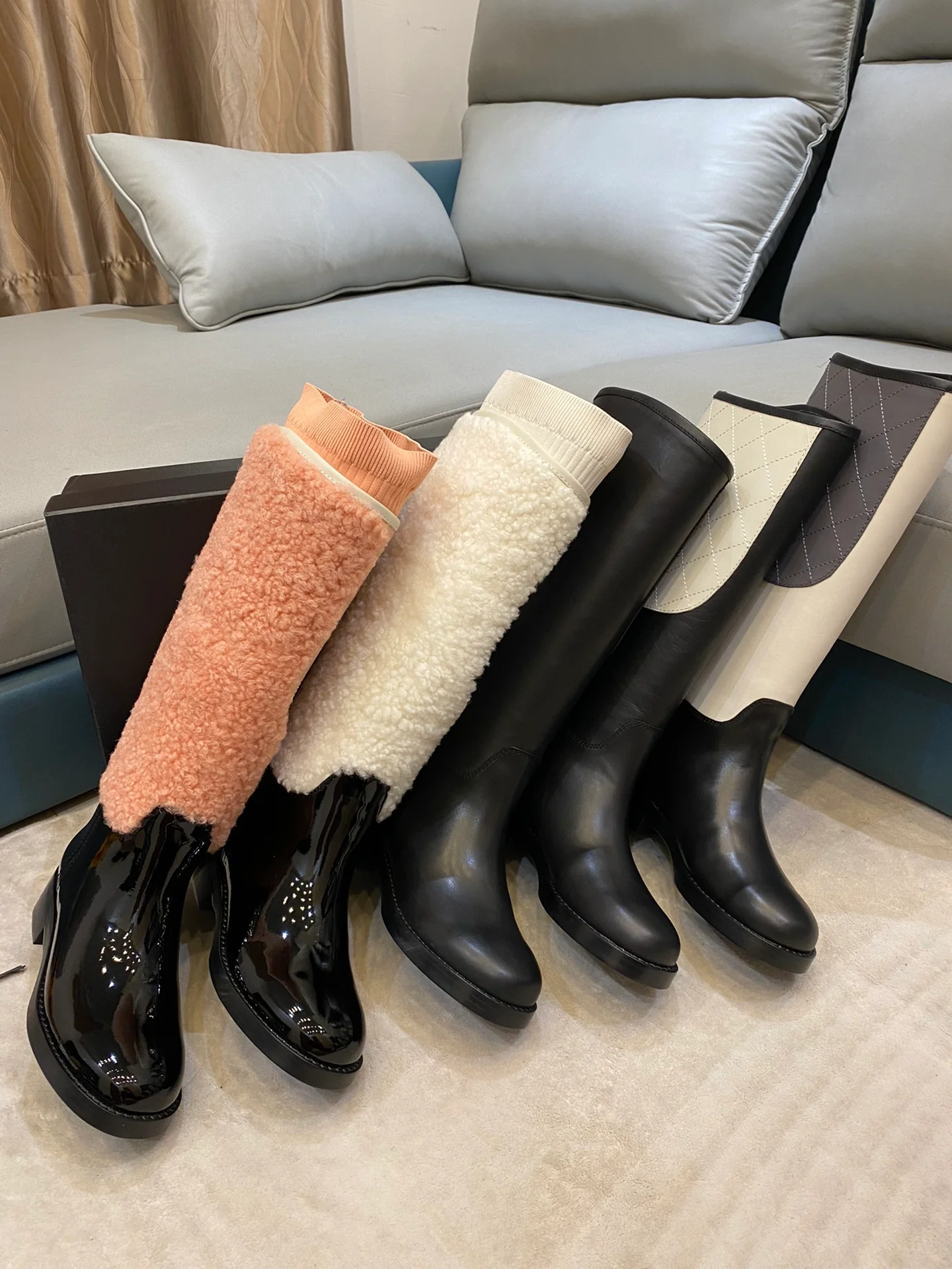 Новая коллекция Chanel 2022 года - Кожаные сапоги - Фотогалерея