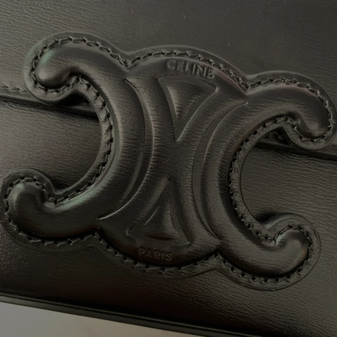 Celine - Кожаная сумка с пряжкой и цепочкой - Подмышечная сумка - Черная