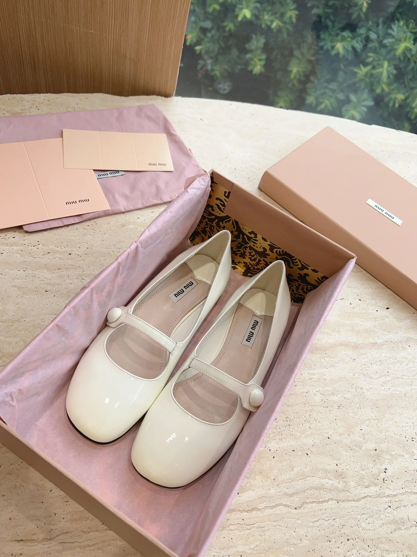 Балетки Miu Miu Mary Jane - белые