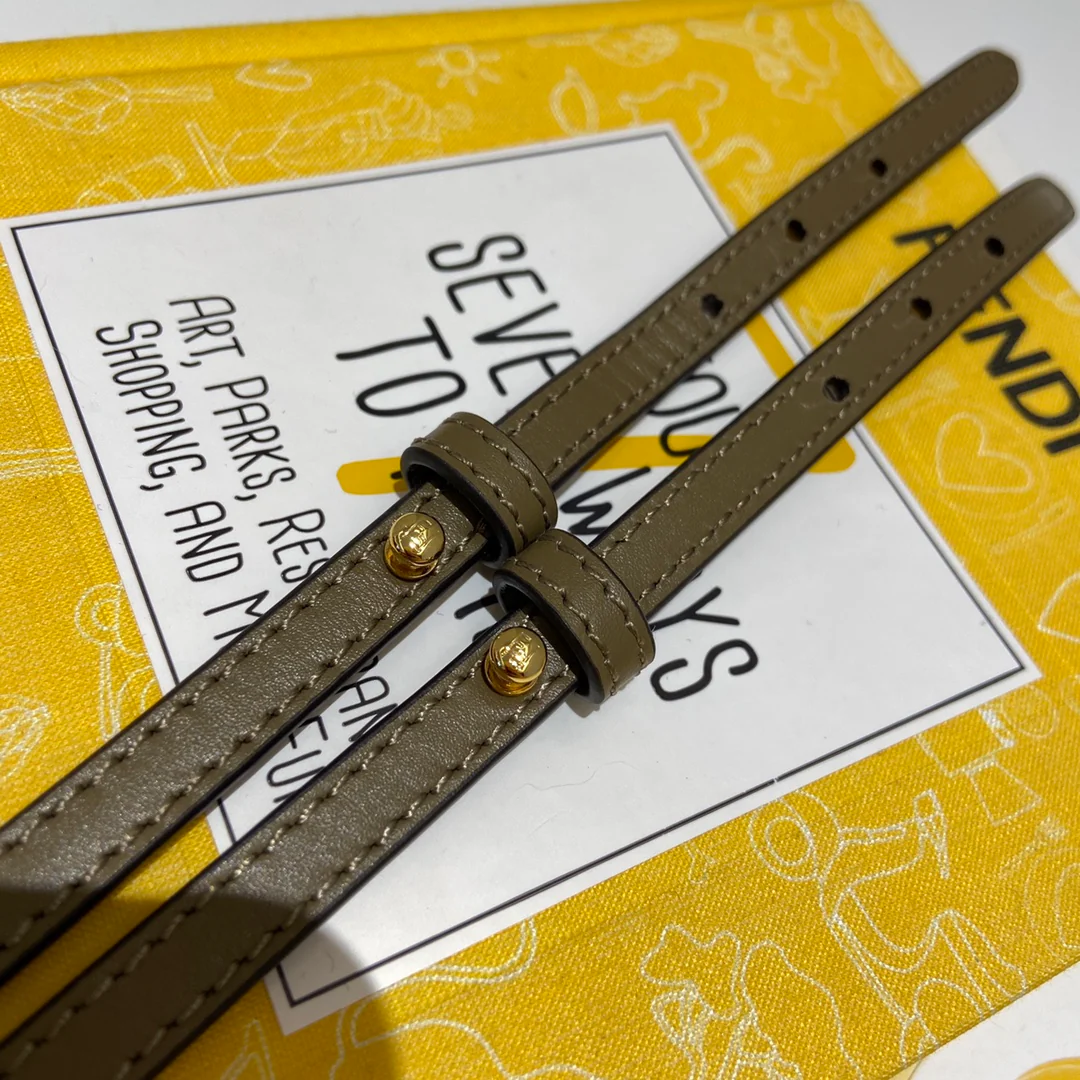 Мини-сумка Fendi Sunshine из коричневой змеиной кожи с принтом