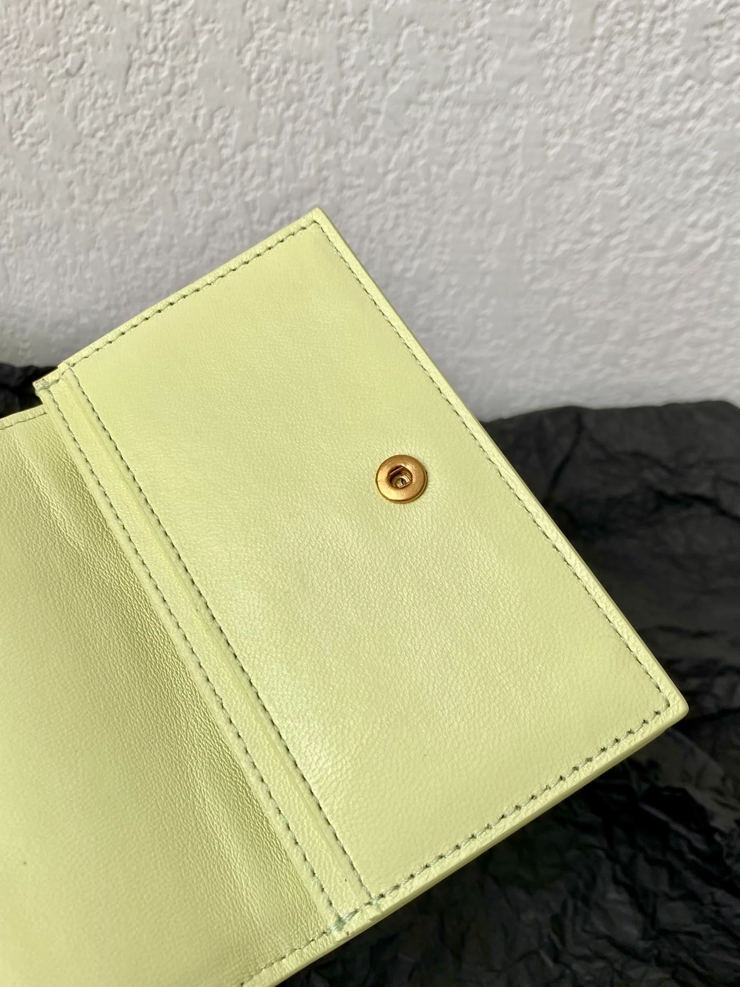 BV-大格翻盖卡包 小羊皮 12.2×7.5×2.5cm 柠檬黄