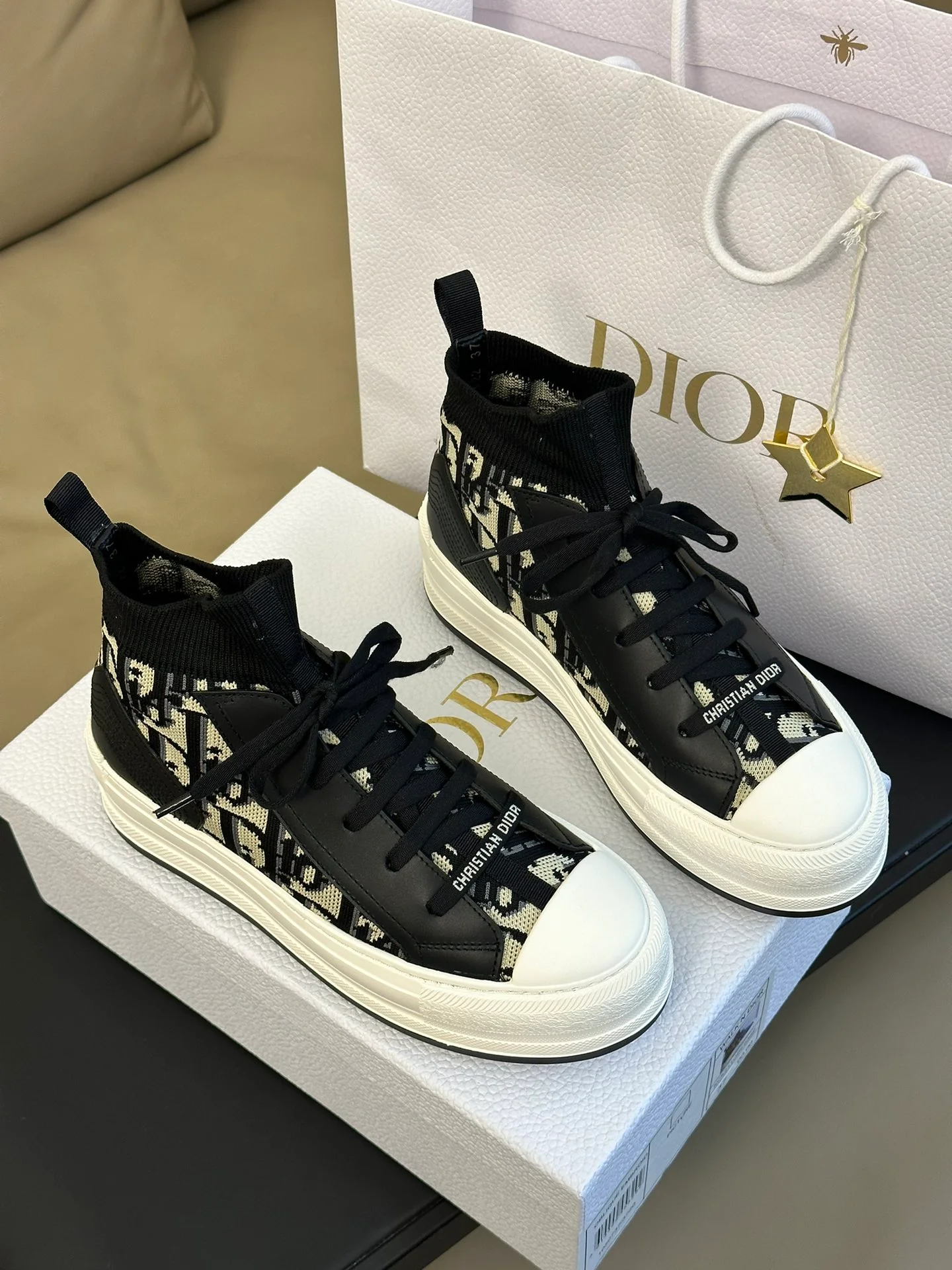 Новинка сезона осень/зима 2023 от Dior - Классические кроссовки Flyknit - Черные