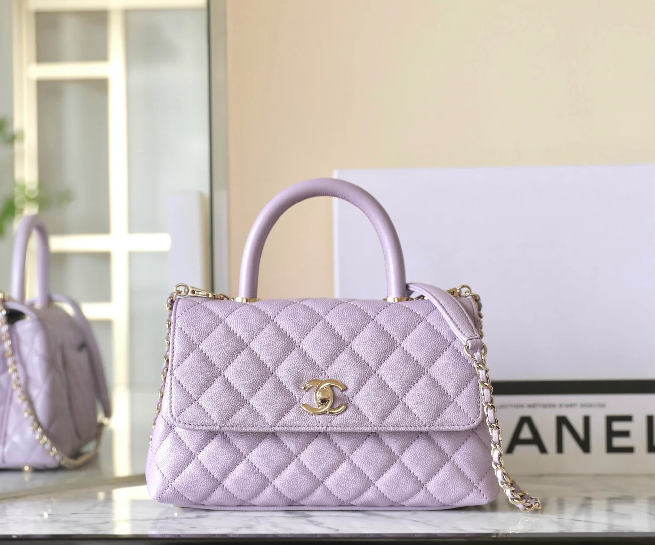 Chanel - Сумочка - Маленькая - Светло-фиолетовая - Светло-золотистая пряжка