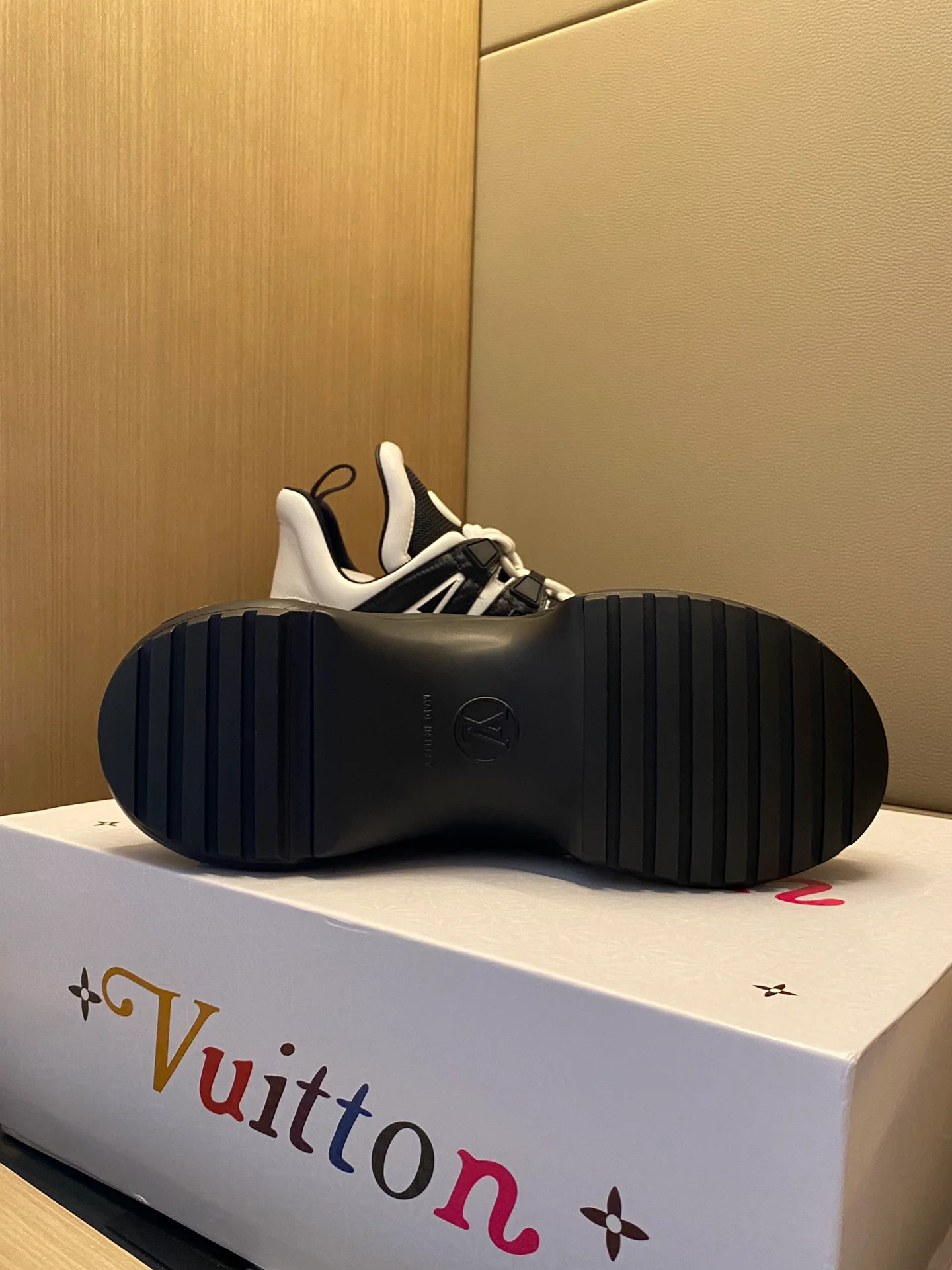 Обувь LV - LV - массивные кроссовки - 4