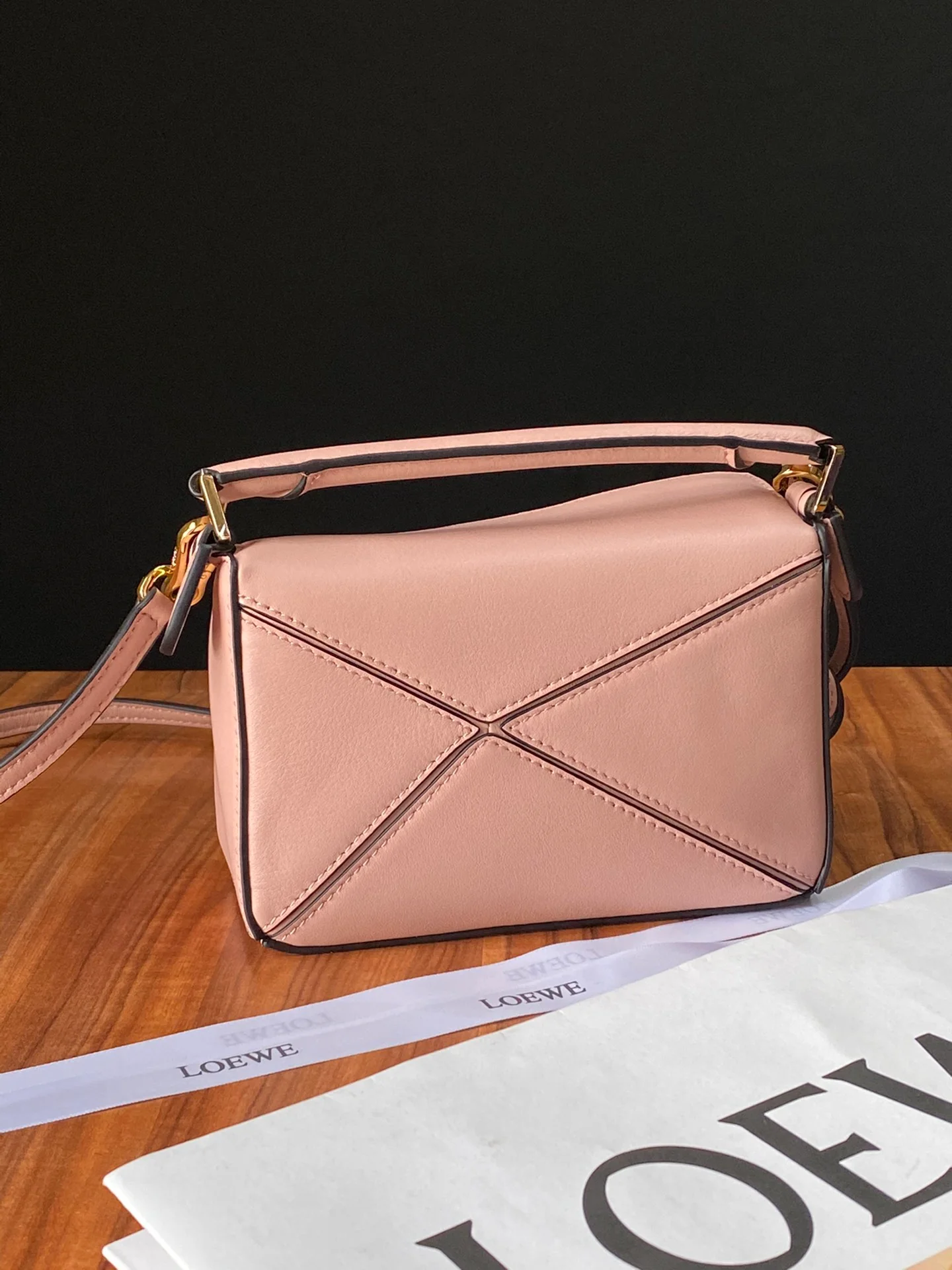 Мини-сумка Loewe Puzzle Bag из телячьей кожи - 22