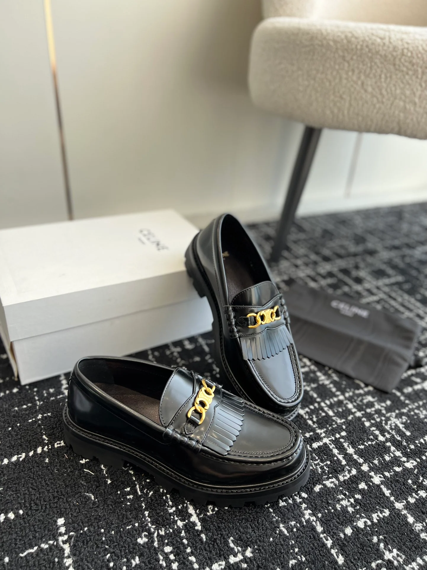 Новинка сезона весна/лето 2023 от Celine - Лоферы Arc de Triomphe - 1