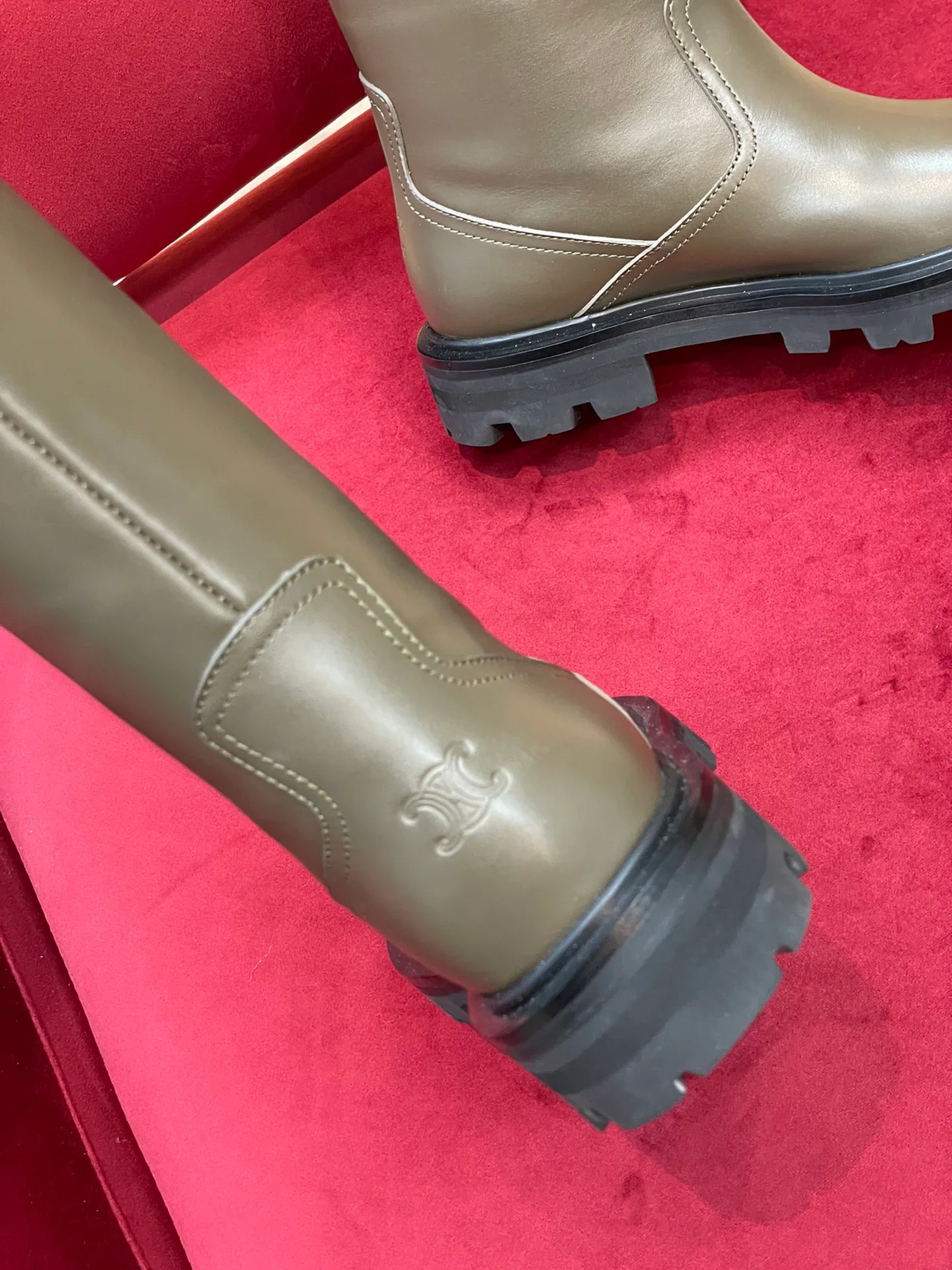 Celine - Новинка сезона осень/зима 2022 - Ботинки на платформе