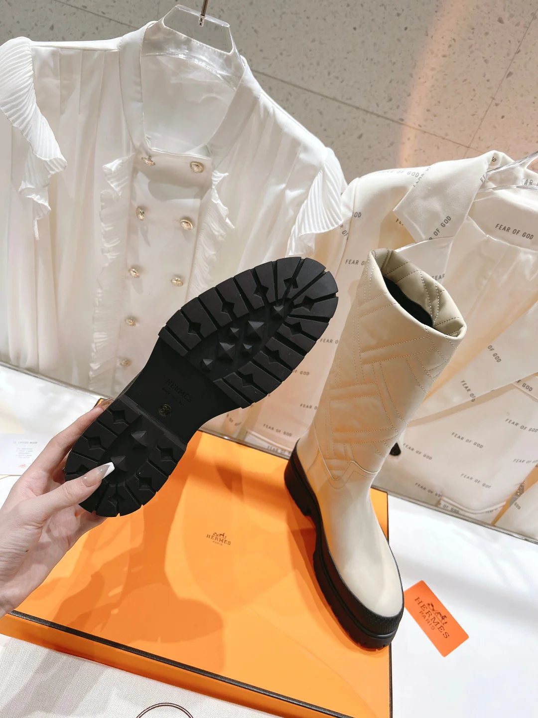 Новинка сезона осень/зима 2023 от Hermes - Ботинки на платформе - Off White