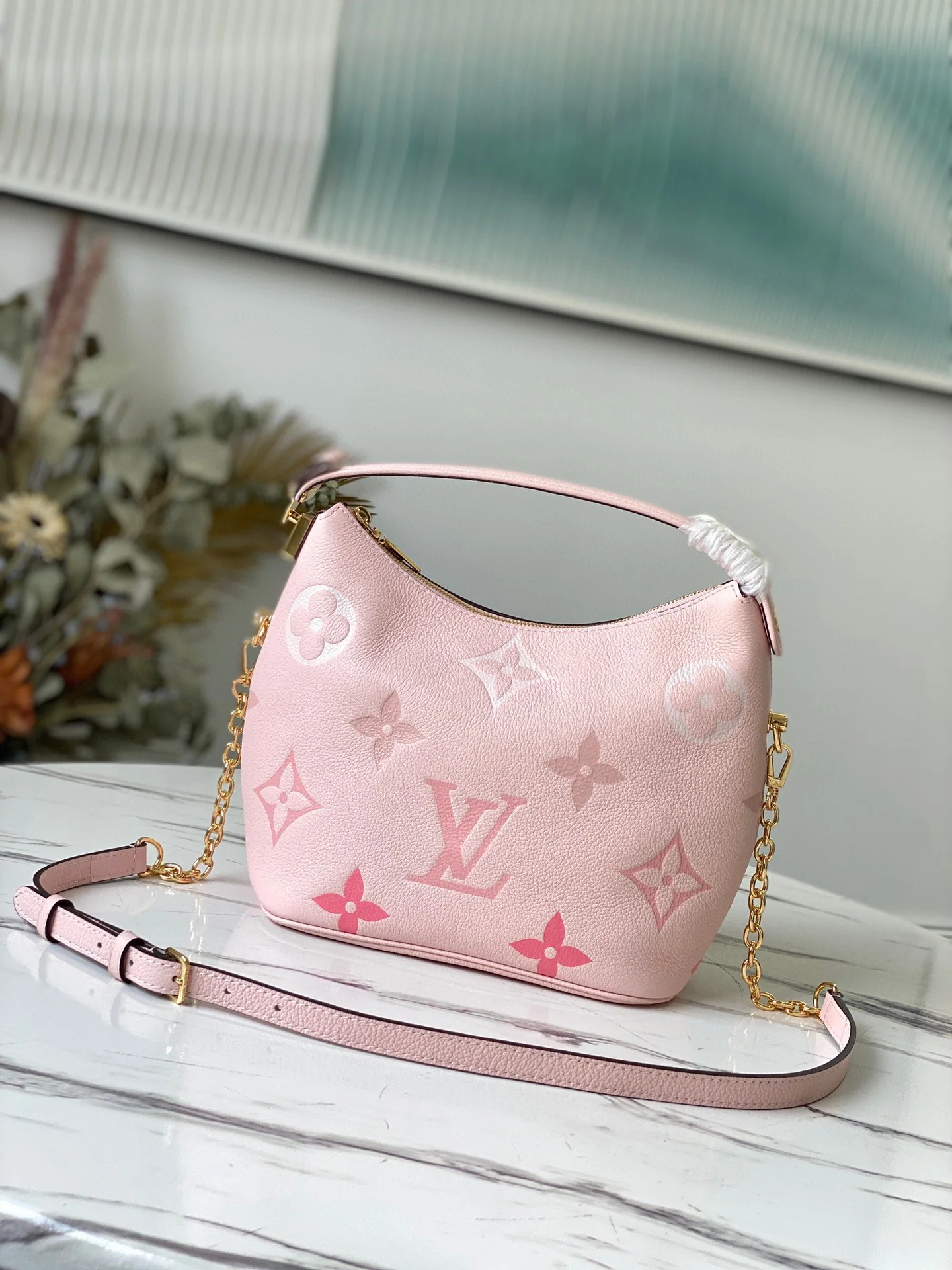 m45697-LV-marshmallow-hobo-handbag