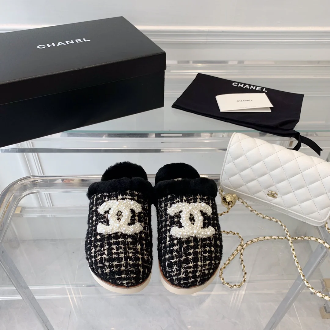 Chanel - Стеганые вышитые тканевые тапочки