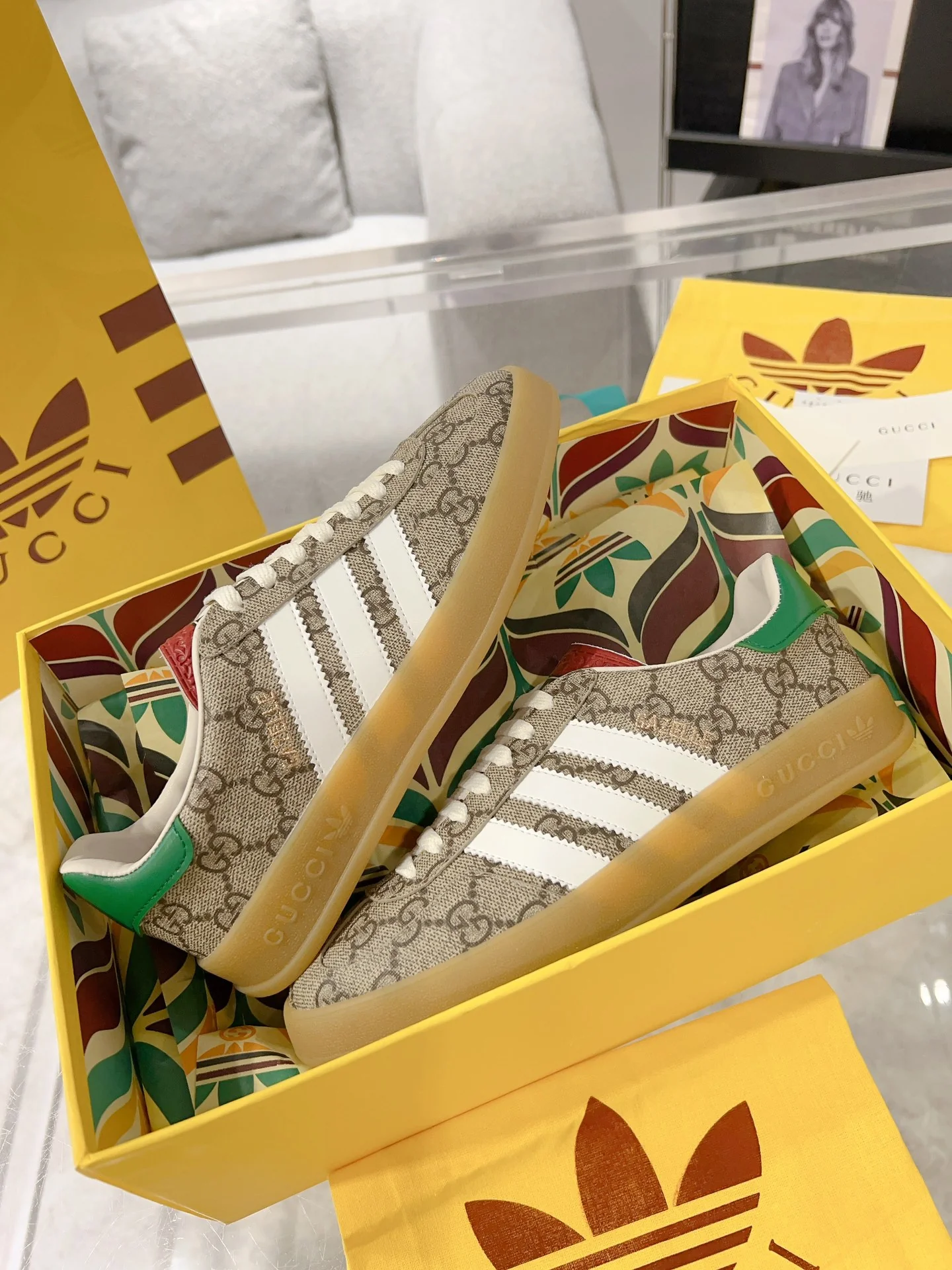 Новинка сезона осень/зима 2023 от Gucci - Коллаборация - Немецкие кроссовки для тренировок - Монограммная канва