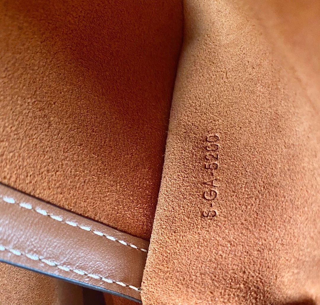 Сумка Celine Ava из гладкой телячьей кожи - 1 шт.