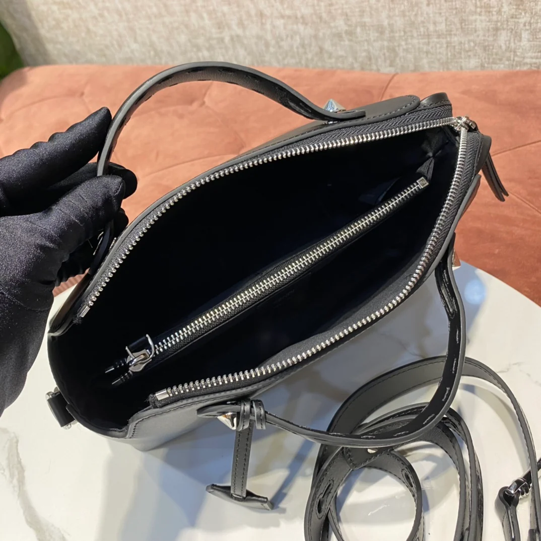 Сумка Fendi by the Way Boston - Черная - 1