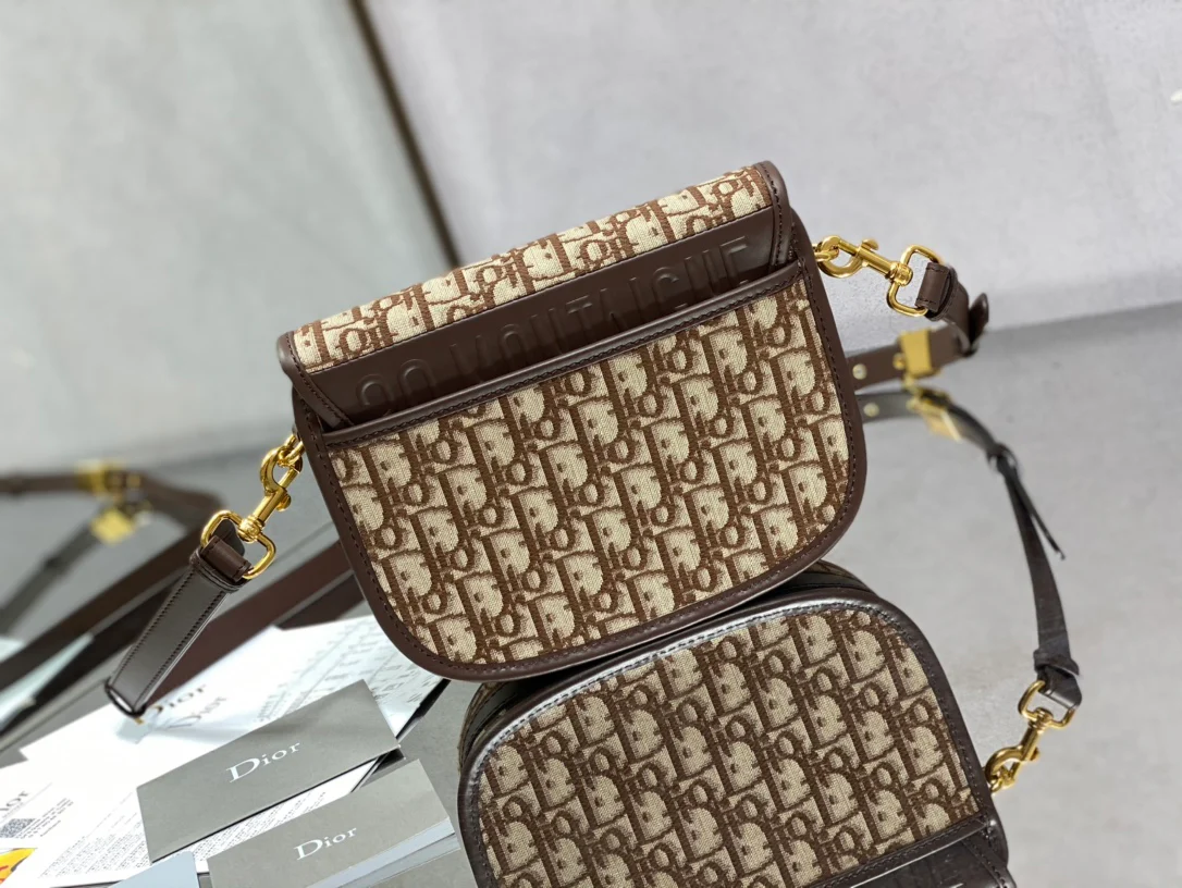 Сумка-кошелек Dior Bobby Bag - серия Oblique, осень/зима - средний размер - кофейно-коричневый цвет