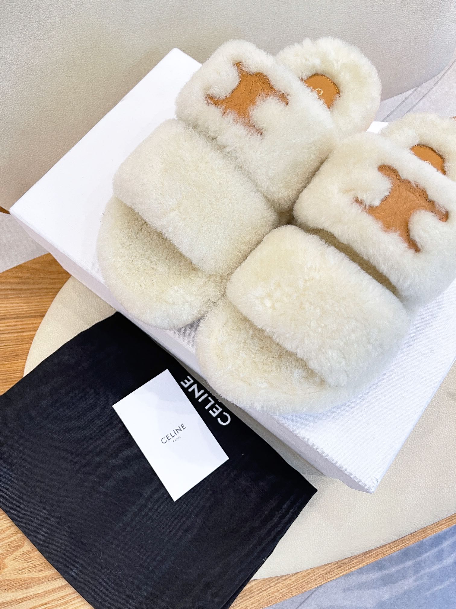 Обувь Celine - шерстяные домашние тапочки Celine - белые